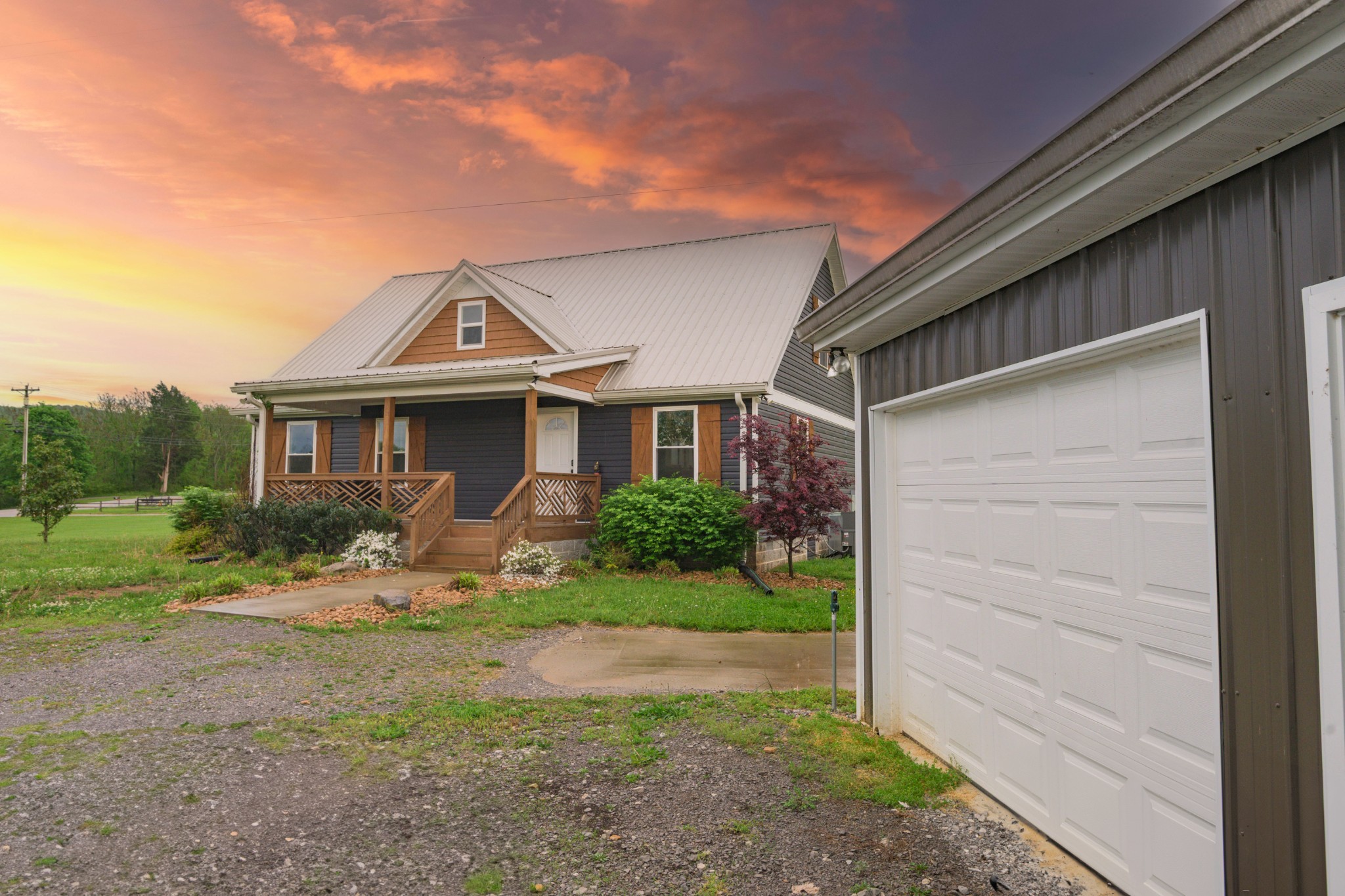 425 Hickman Rd Property Photo