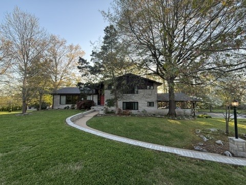700 Lake Dr Property Photo 1
