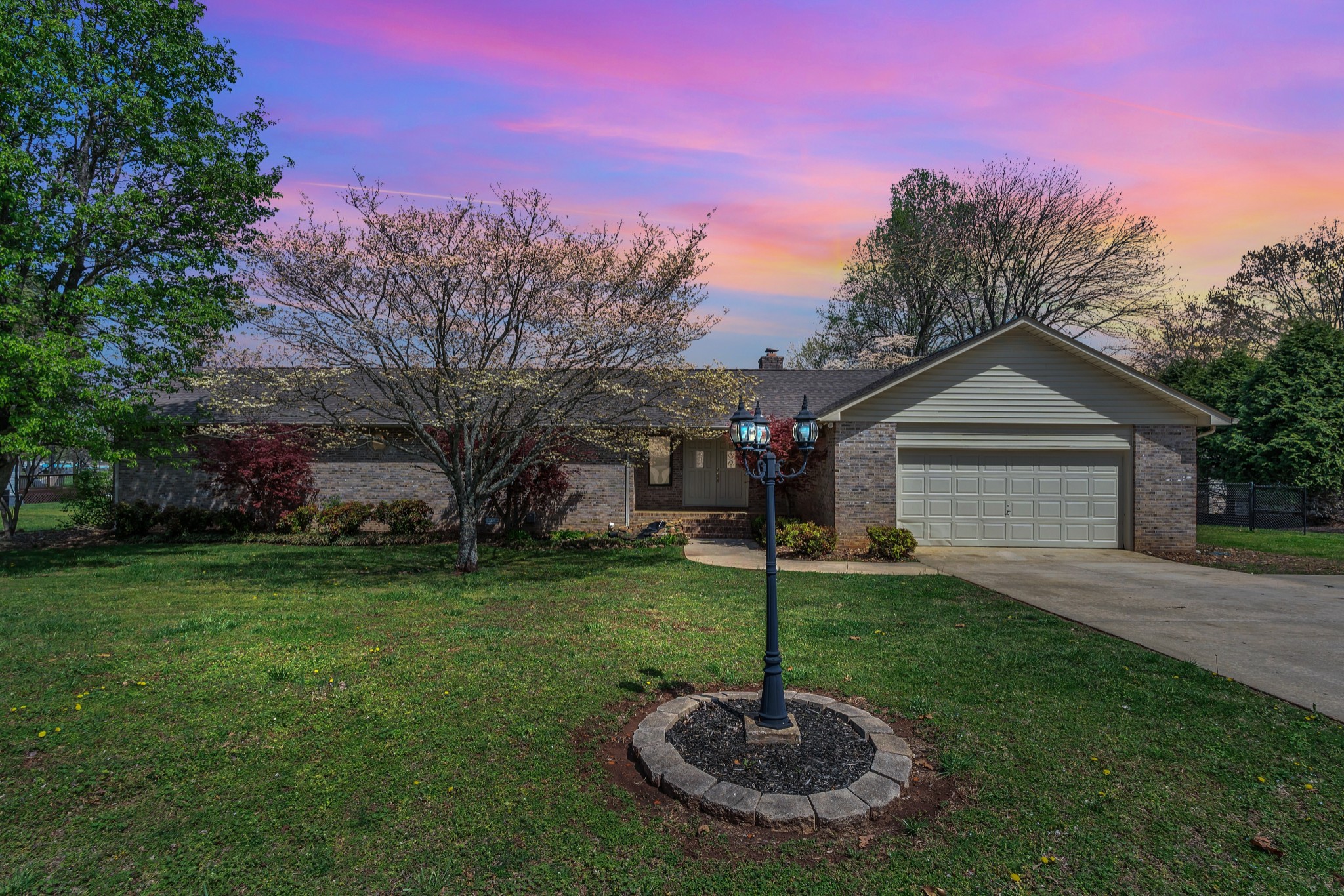 423 Shasteen Bend Dr Property Photo 1