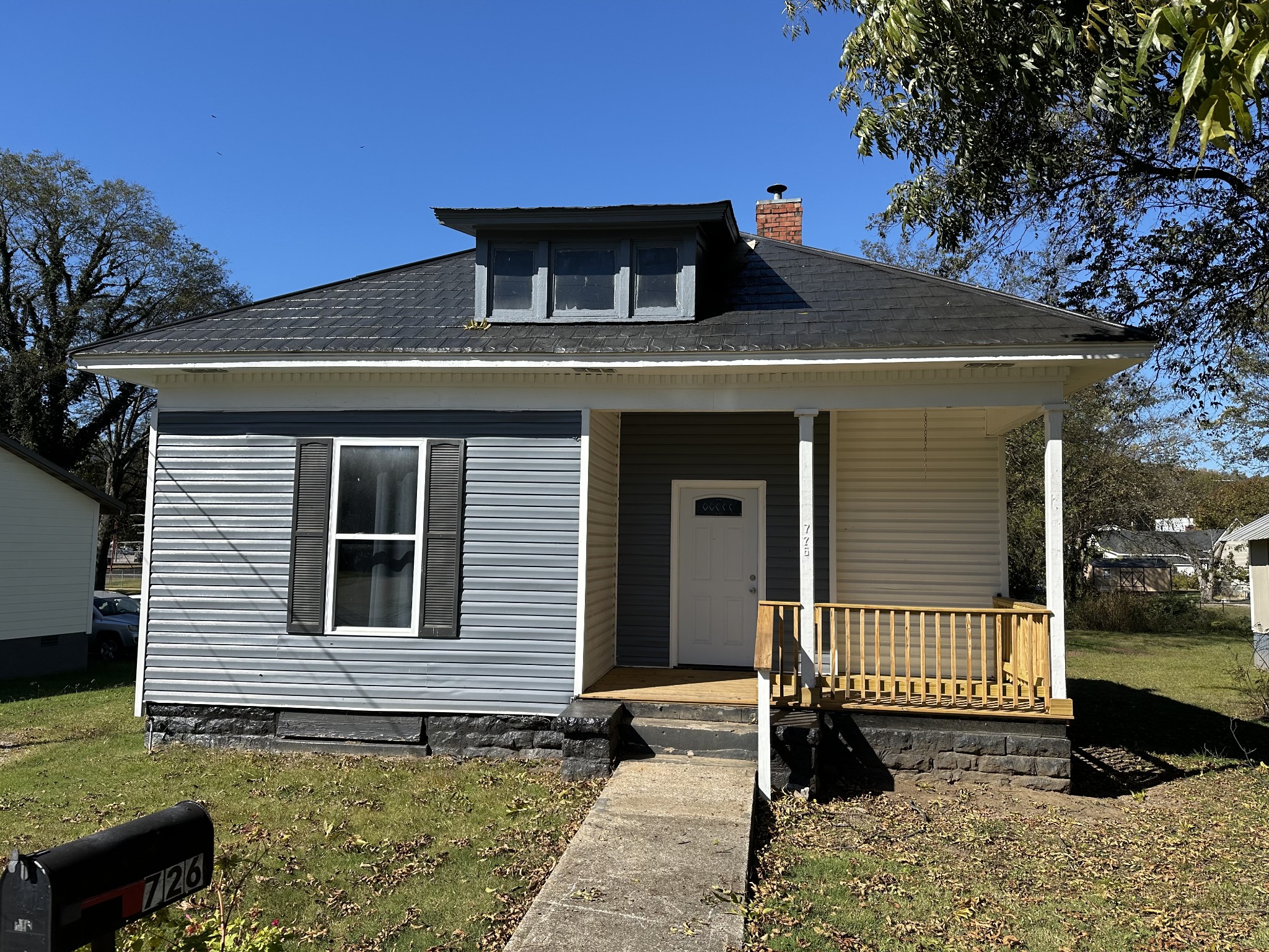 726 Childers St Property Photo