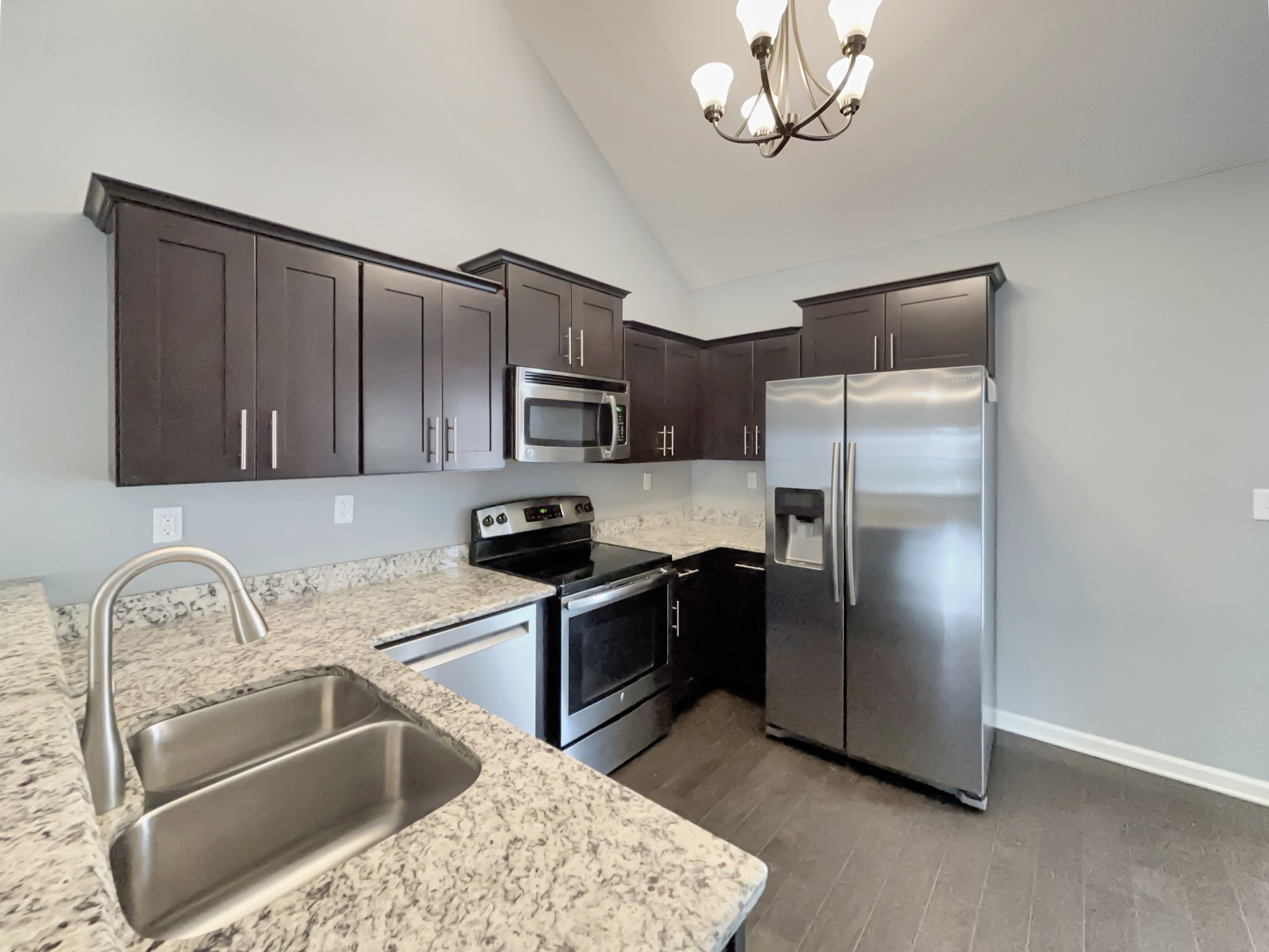 600 Villa Pl Property Photo 6