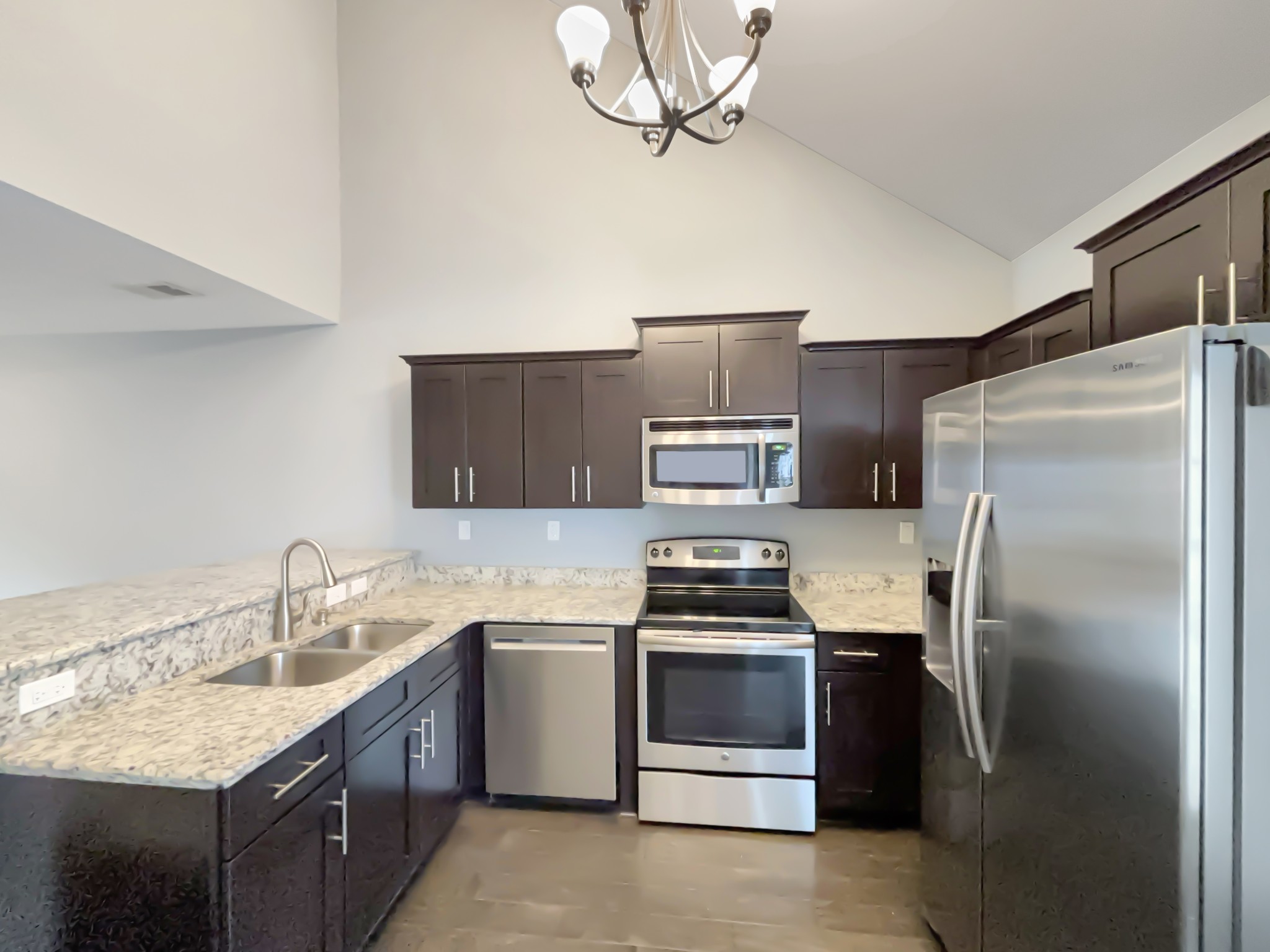 600 Villa Pl Property Photo 10