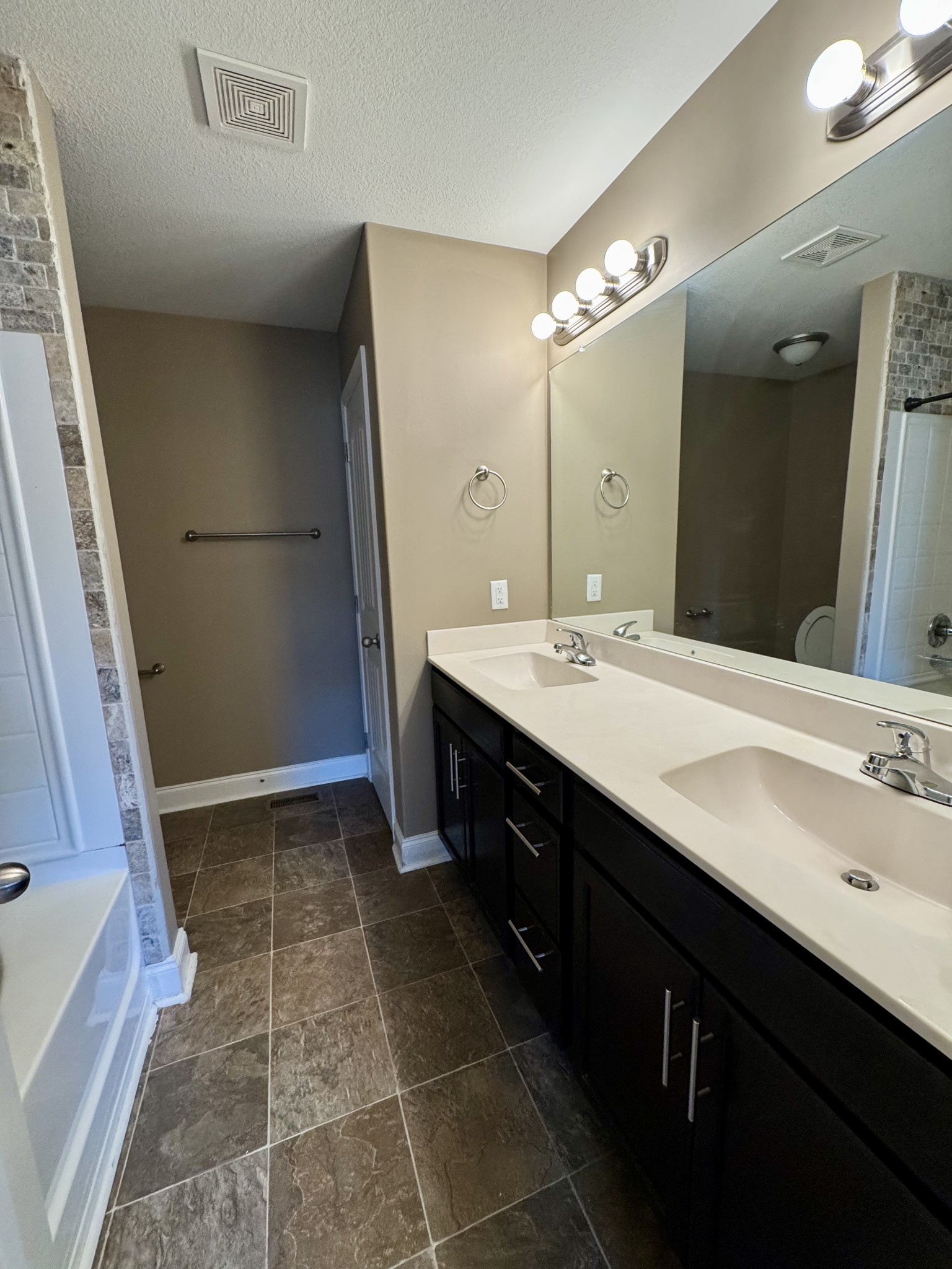 144 Sycamore Hill Dr Property Photo 21