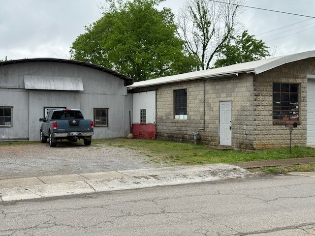 403 Lincoln Ave, S Property Photo 5