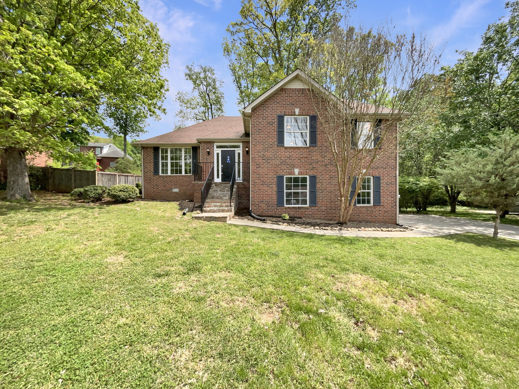 107 Crestside Ct Property Photo 1