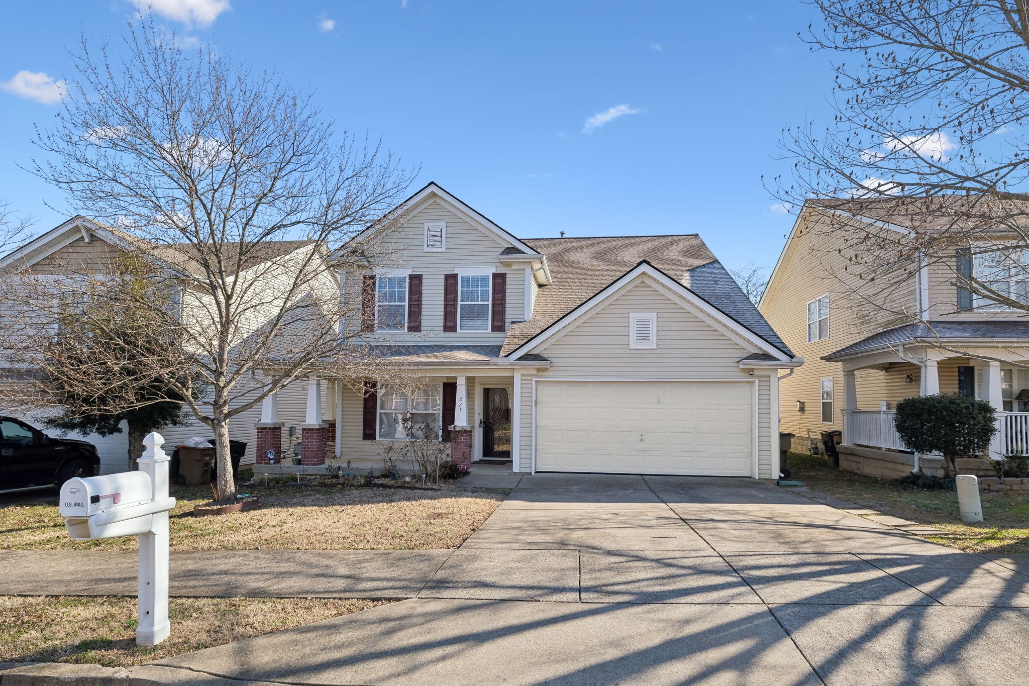 221 Maxwell Pl Property Photo 1