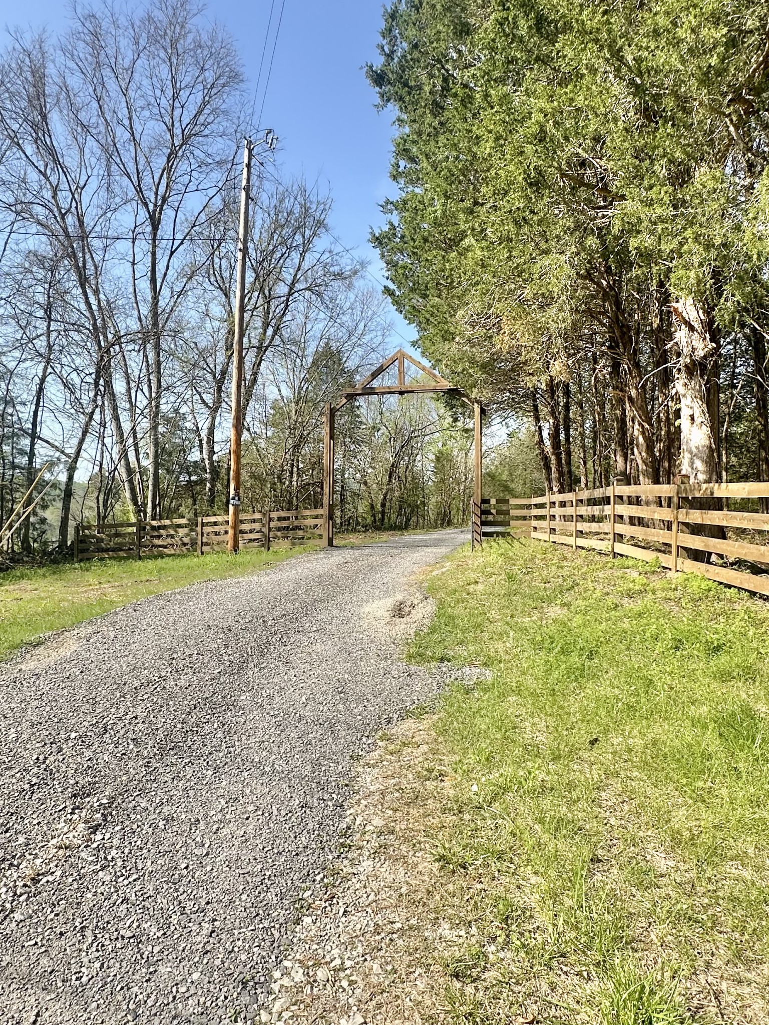 2485 Hickman Rd Property Photo