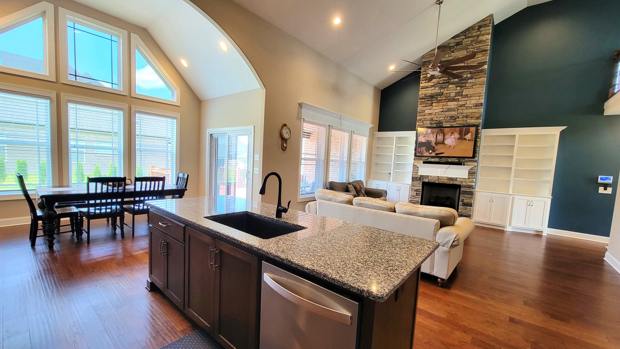 109 Rocky Trl Property Photo 6