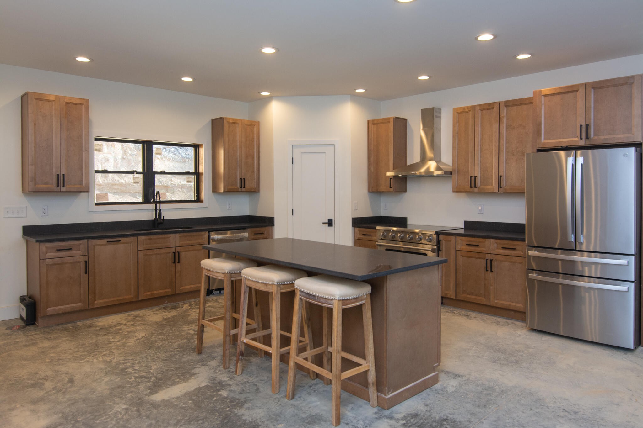2604 Lower East Valley Road Property Photo 13