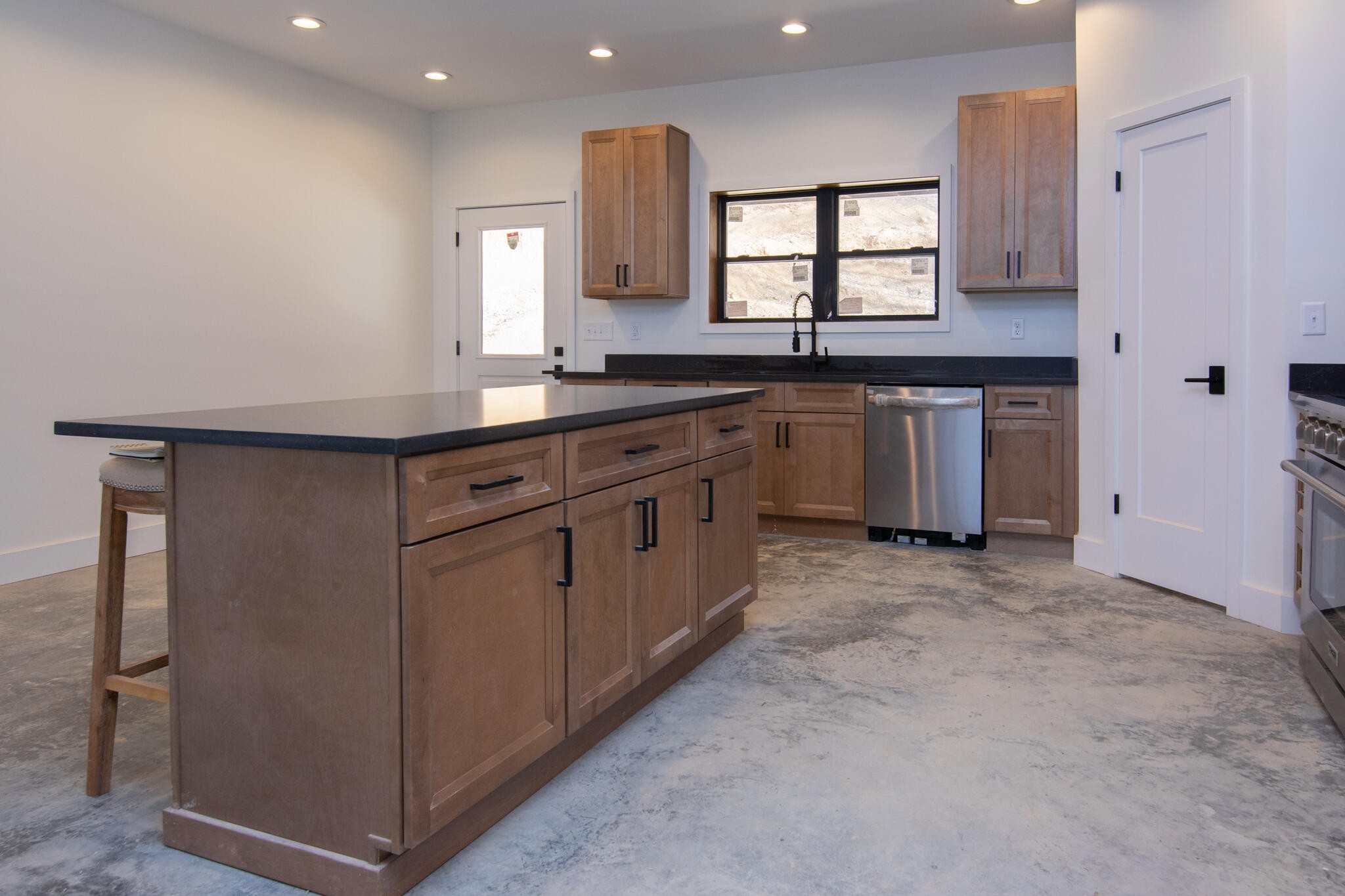 2604 Lower East Valley Road Property Photo 15