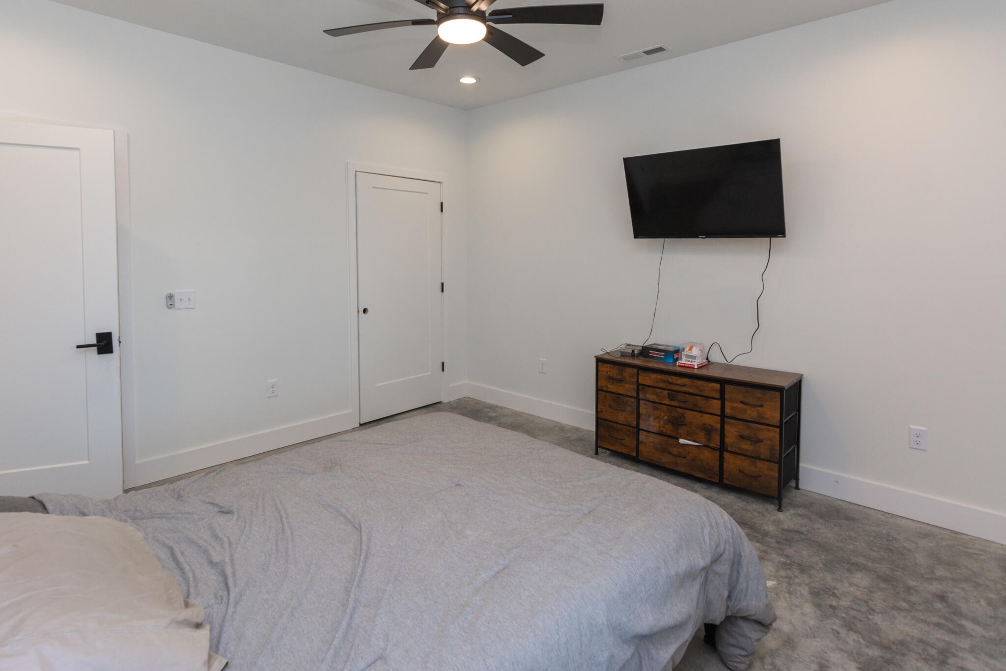 2604 Lower East Valley Road Property Photo 24