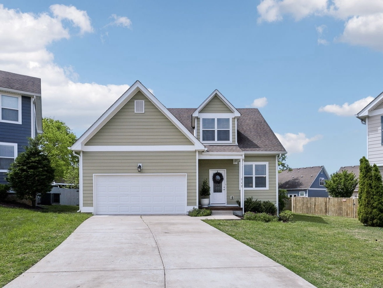 712 Ellie Dr Property Photo
