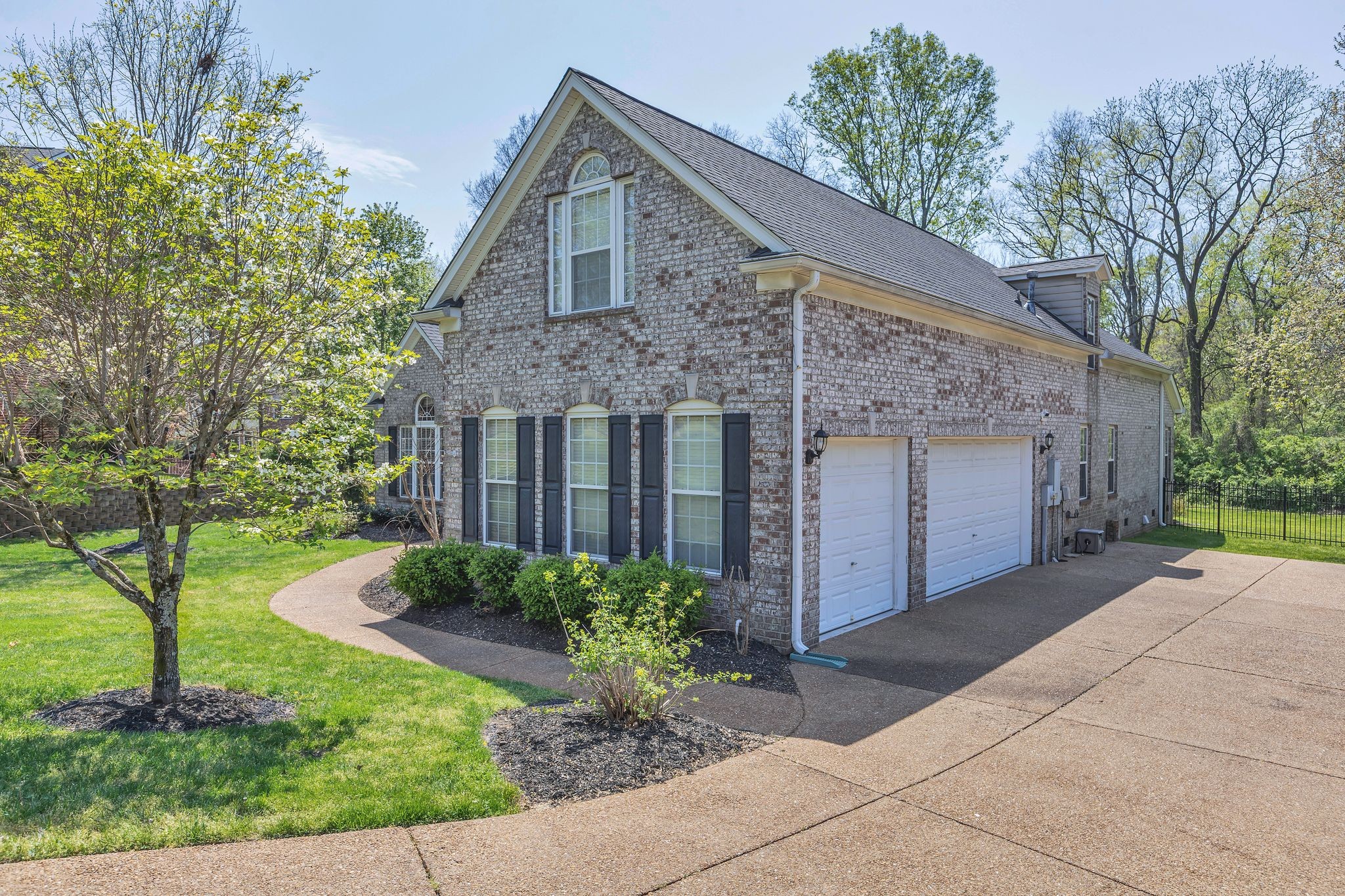 739 Rolling Fork Dr Property Photo 6
