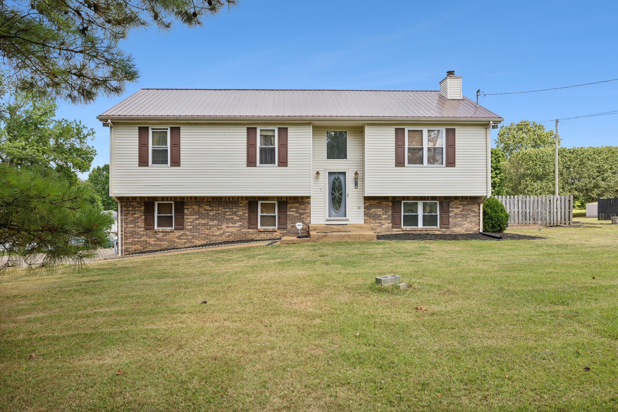1699 Mooresville Pike Property Photo 1