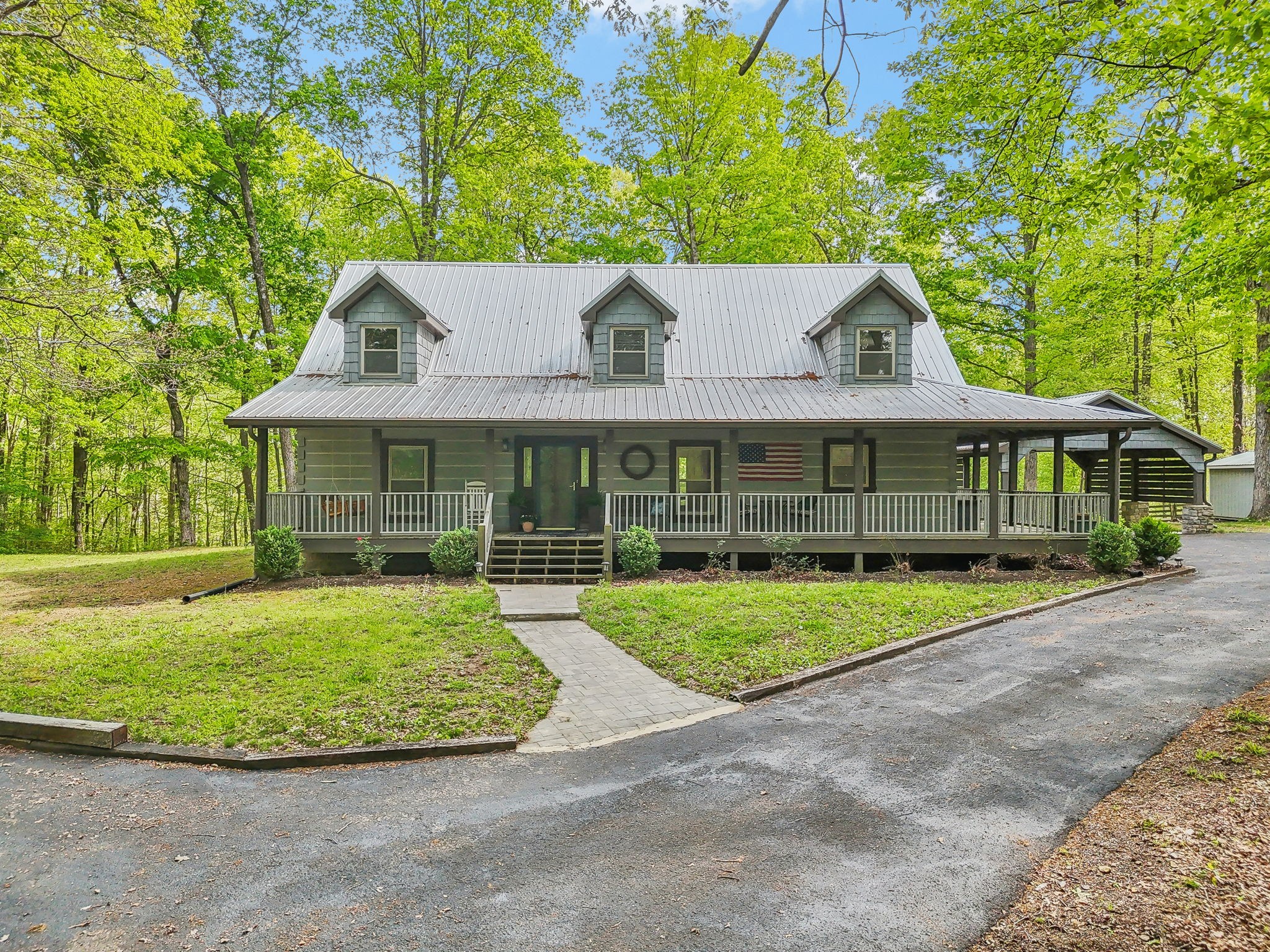 5657 Pinewood Rd Property Photo 1