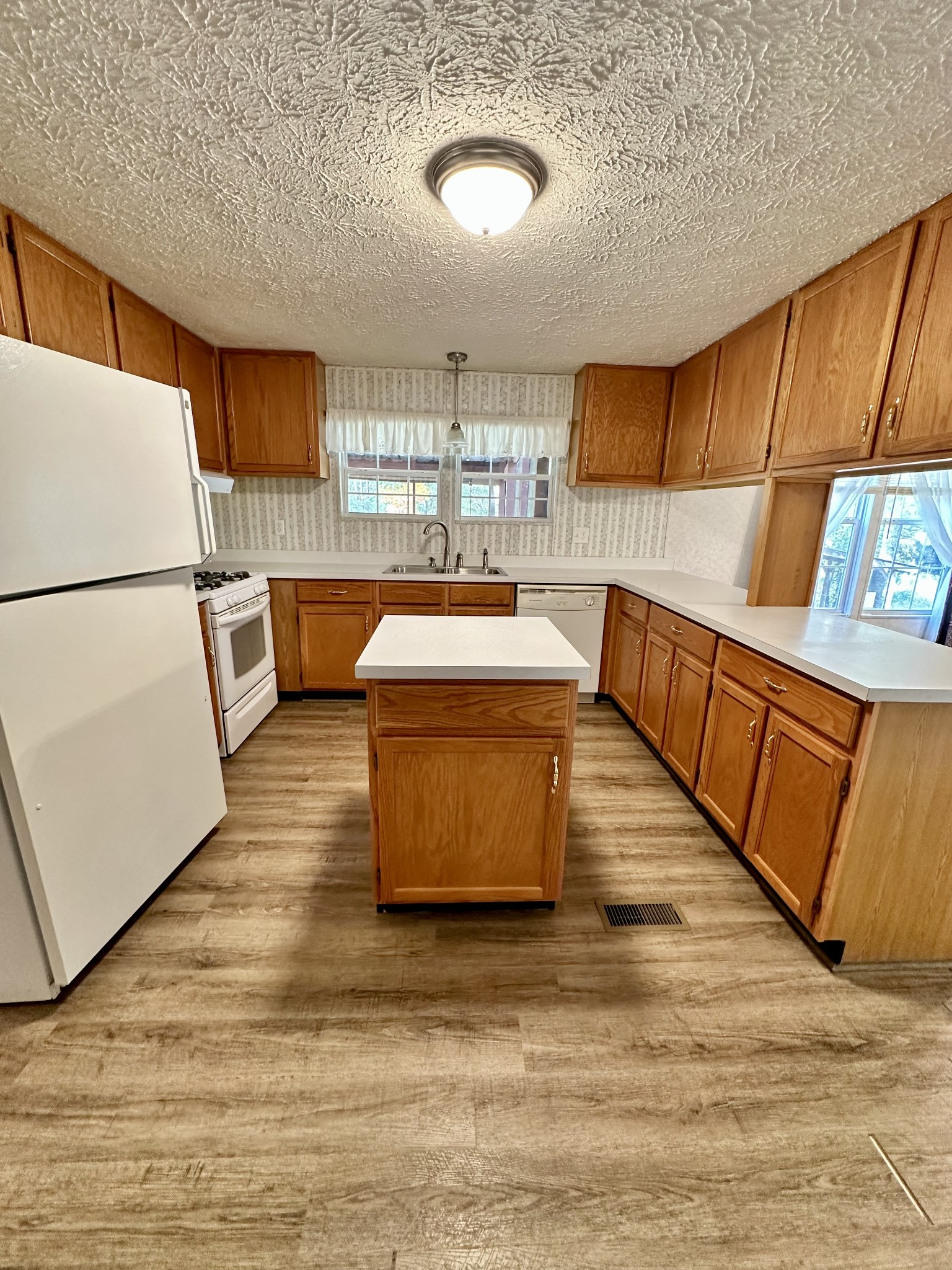 9825 Highway 69a Property Photo 38