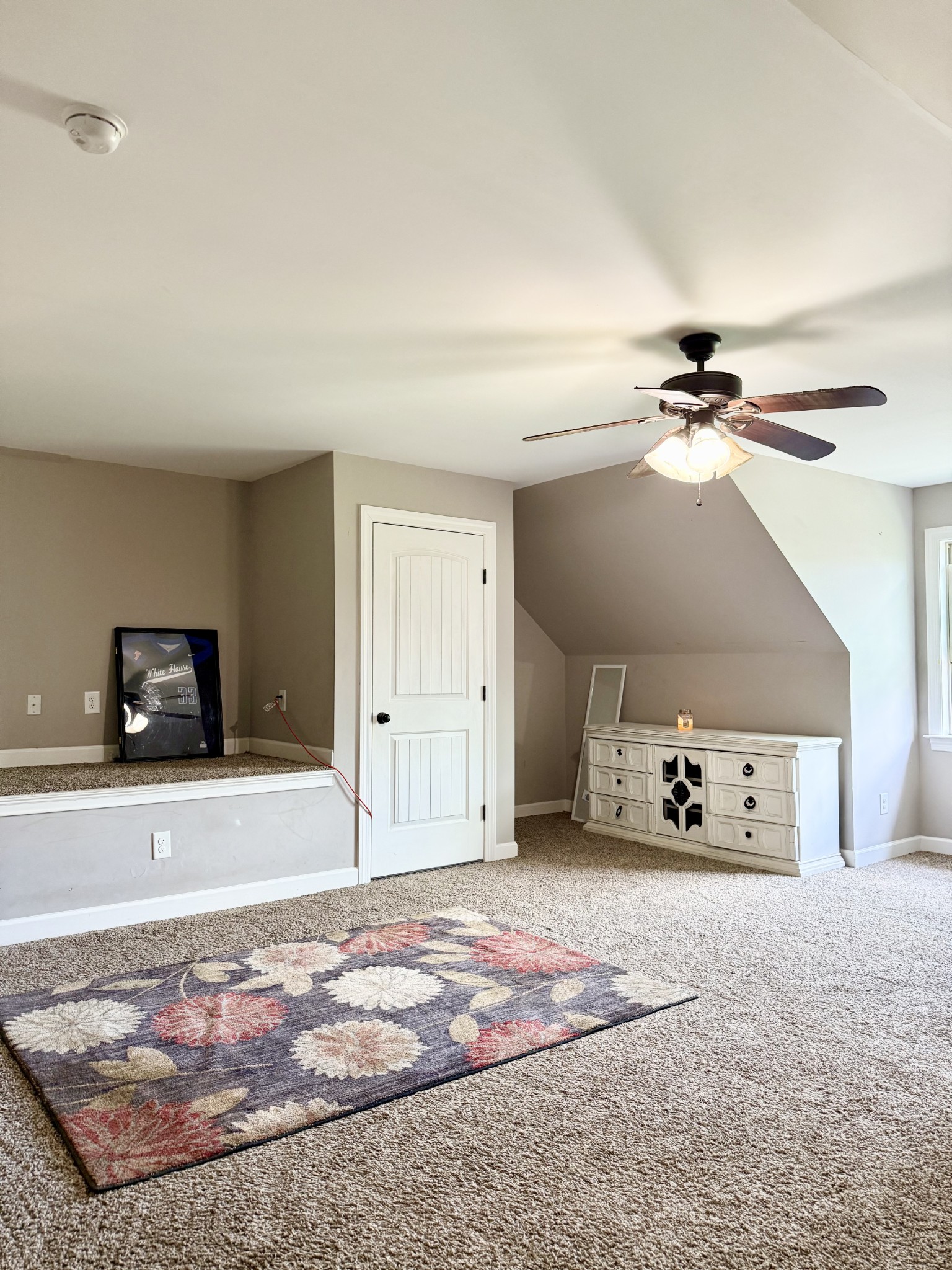530 Thompson Ln Property Photo 33