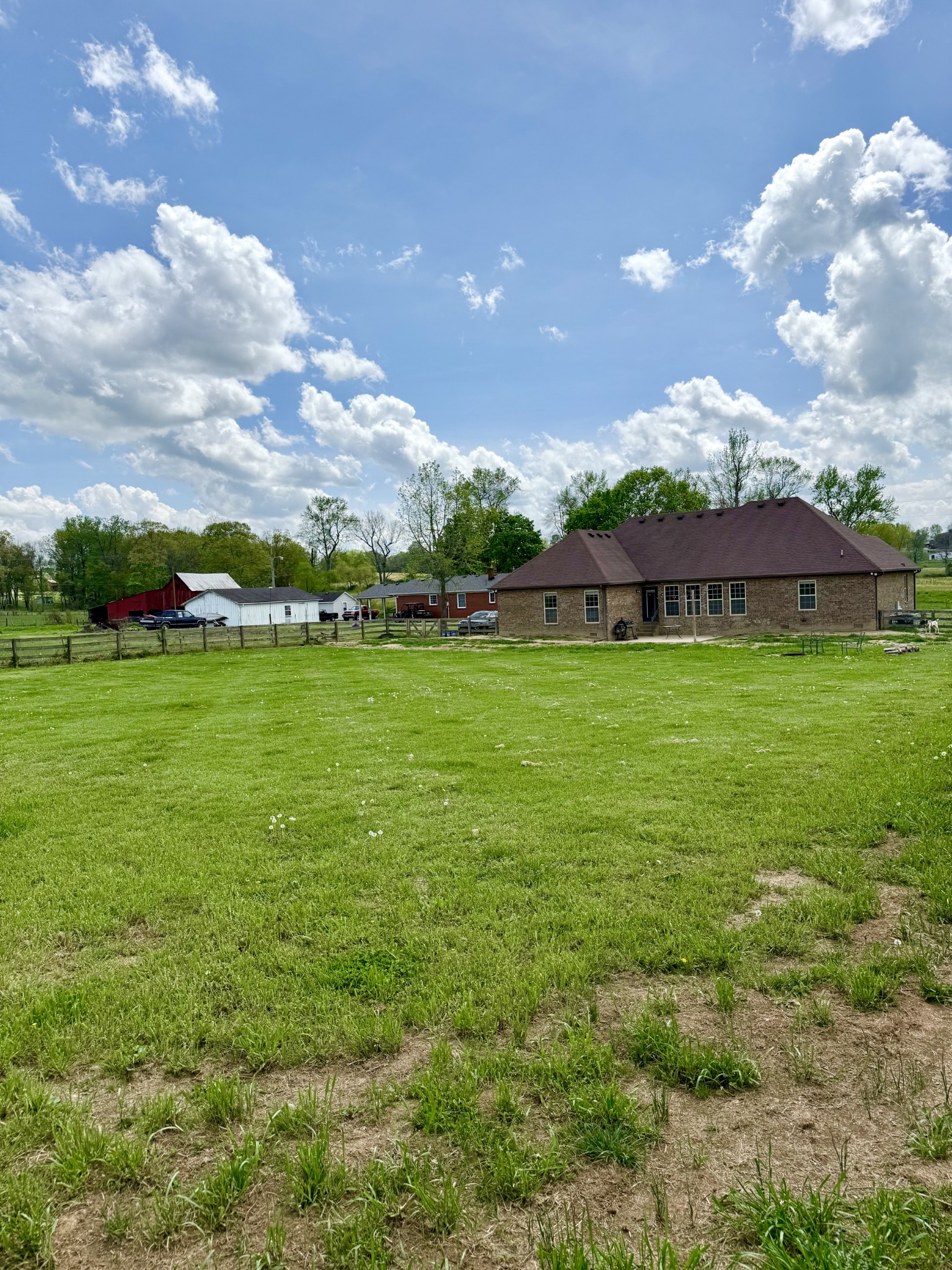 530 Thompson Ln Property Photo 35
