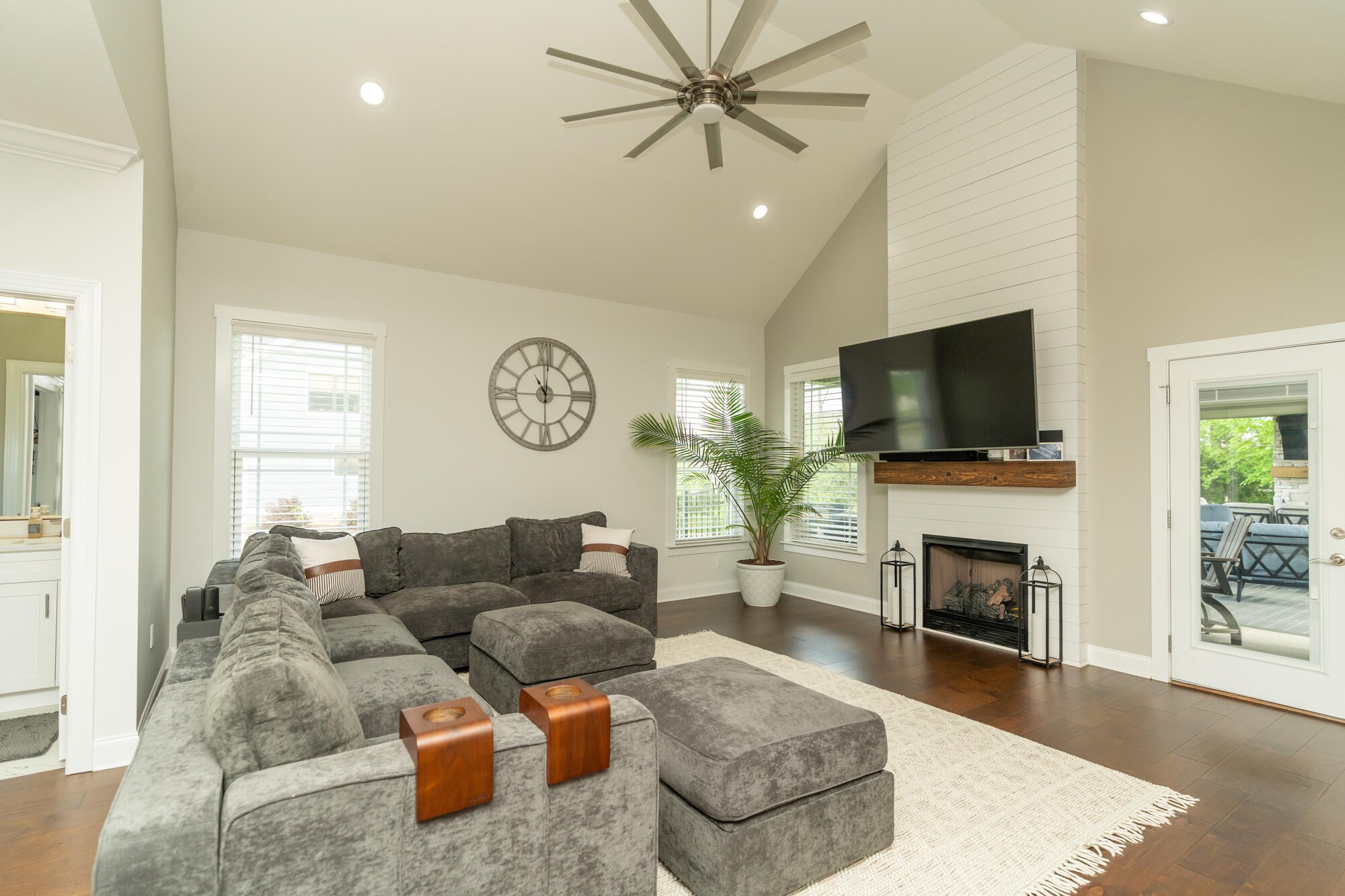 7140 Sylar Road Property Photo 6