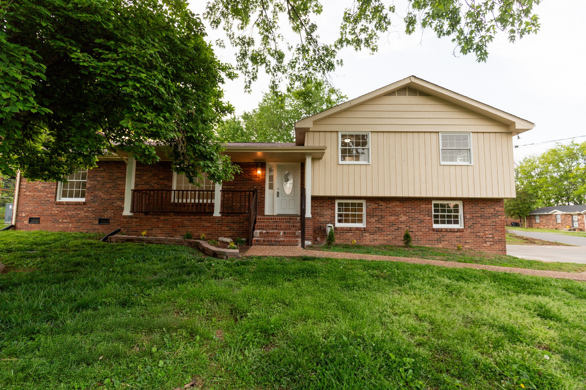 1240 Sioux Terrace Property Photo 1
