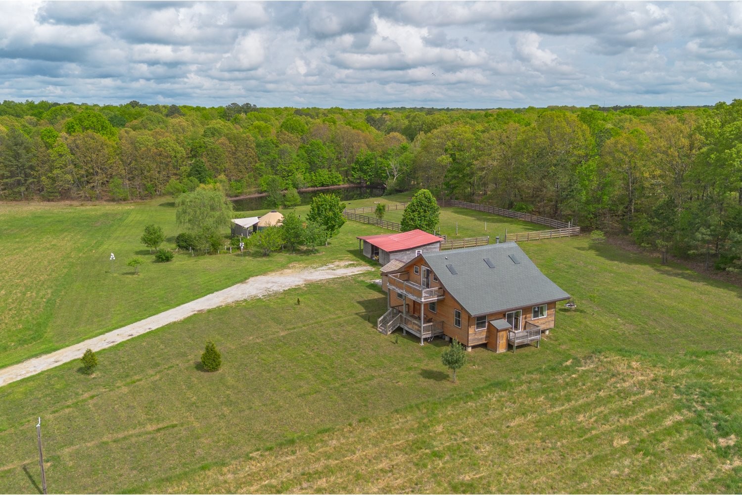 802 Drake Ln Property Photo