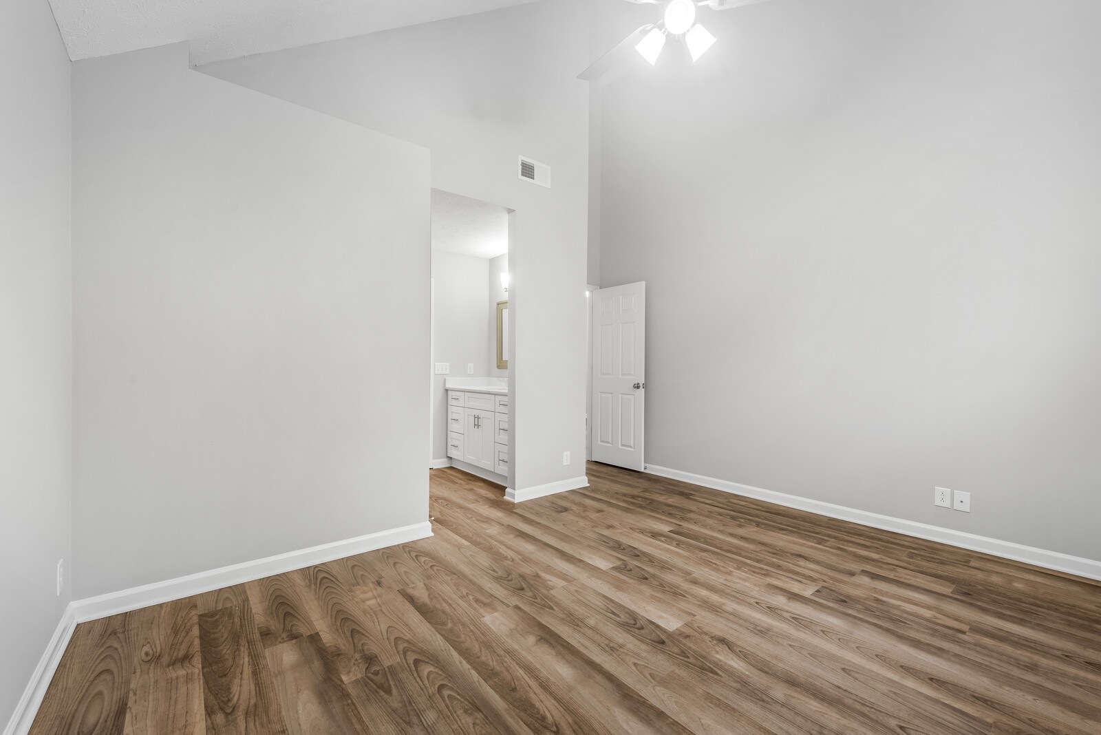 806 Bexhill Ct, N Property Photo 18