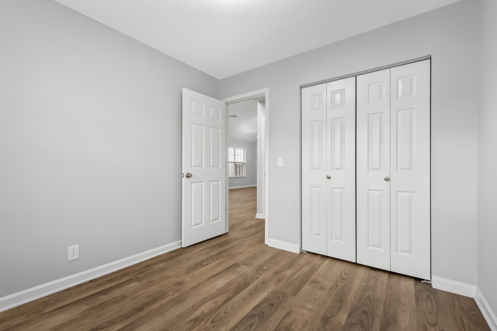 806 Bexhill Ct, N Property Photo 24