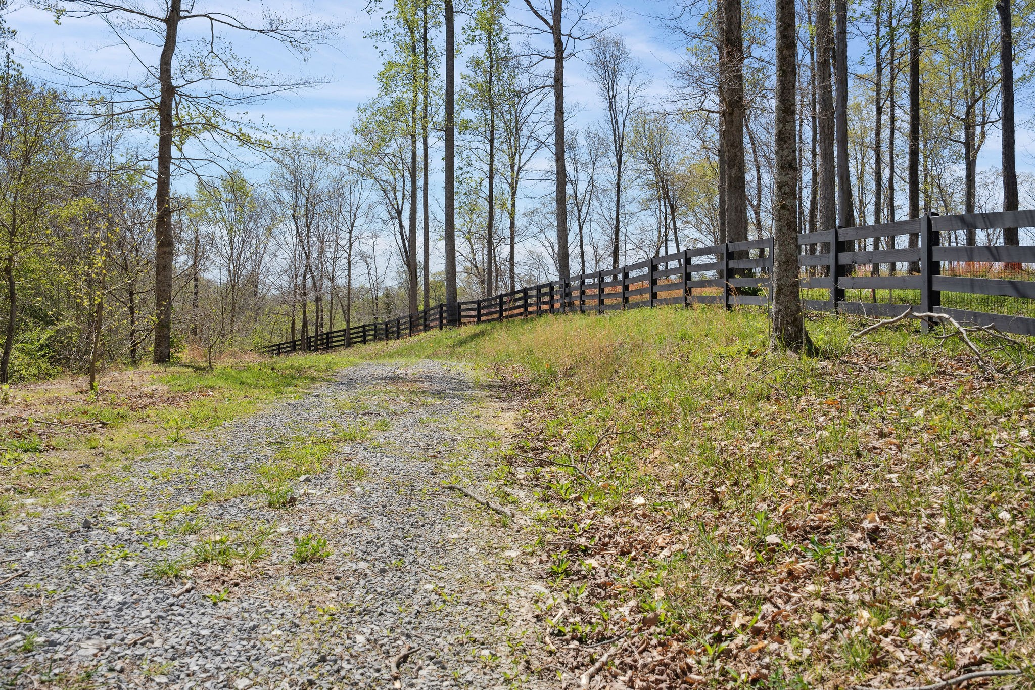 6017 Russell Ridge Ln Property Photo 5