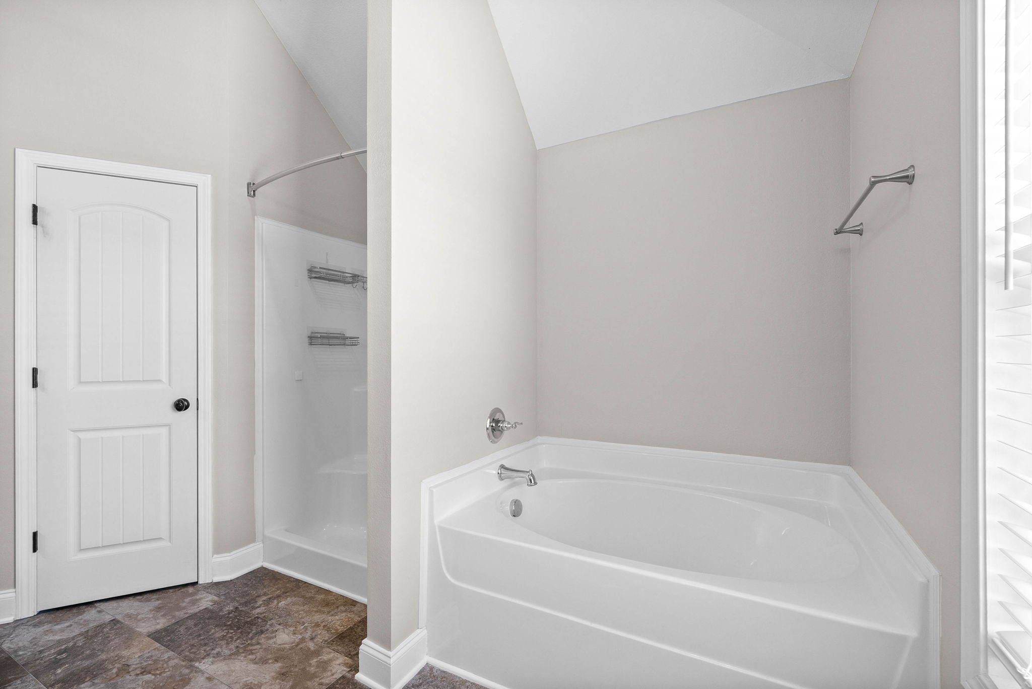 1236 Winterset Dr Property Photo 26