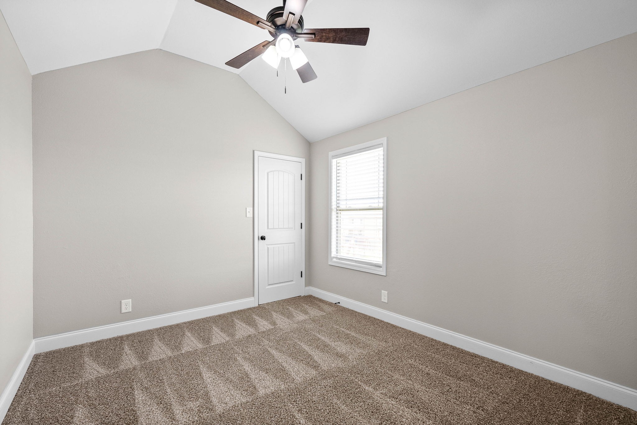 1236 Winterset Dr Property Photo 34