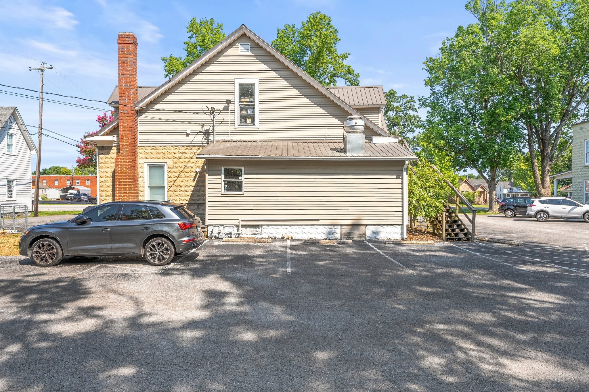 210 E Lincoln St Property Photo 45