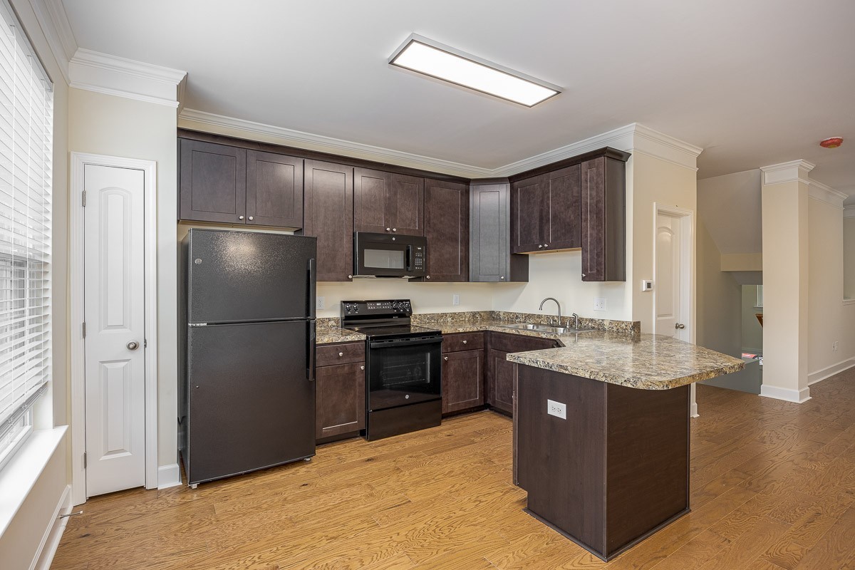 8222 Lenox Creekside Dr Property Photo 12