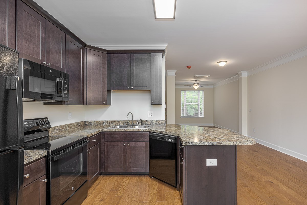 8222 Lenox Creekside Dr Property Photo 13
