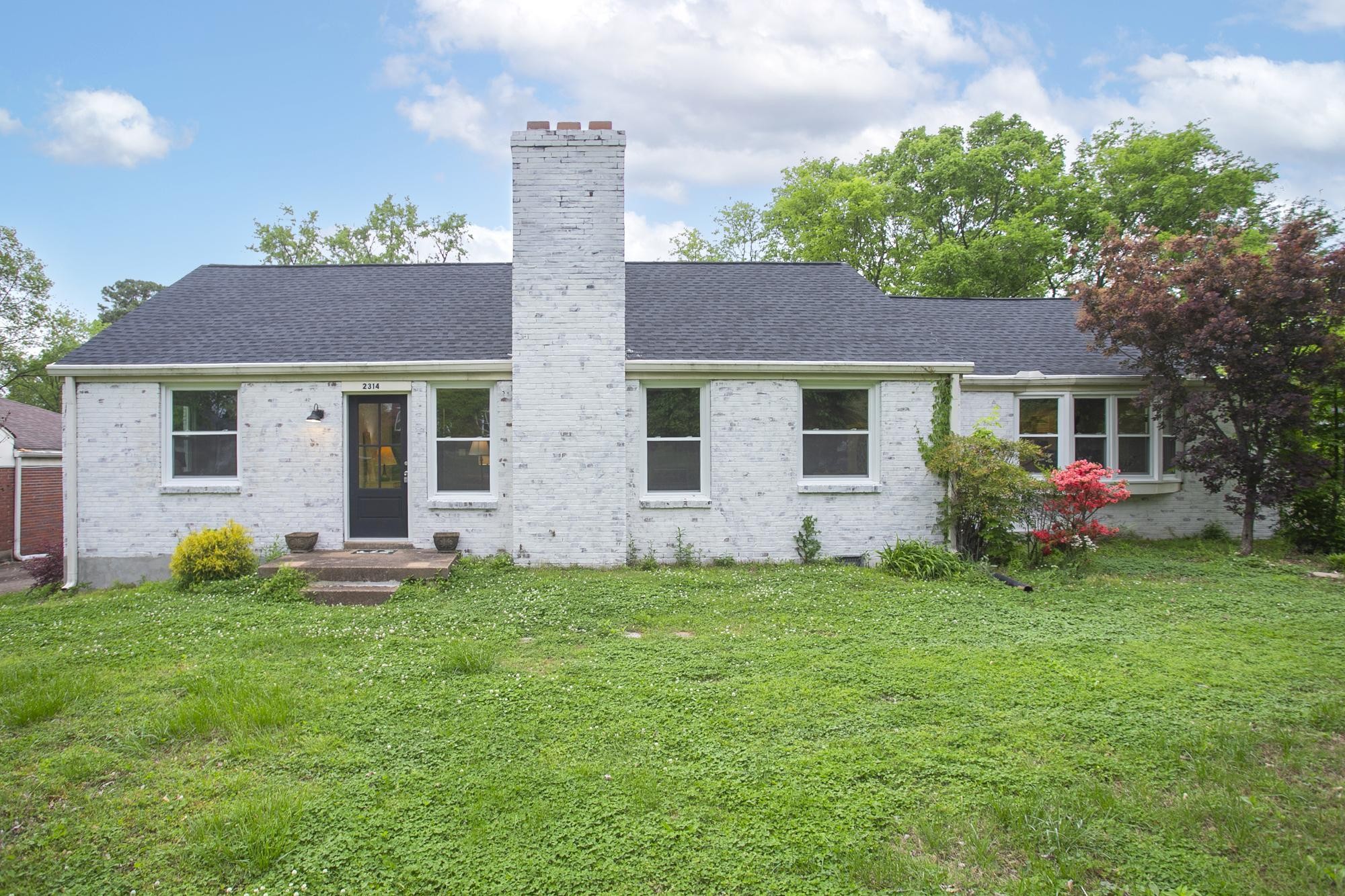 2314 Deerwood Dr Property Photo 1