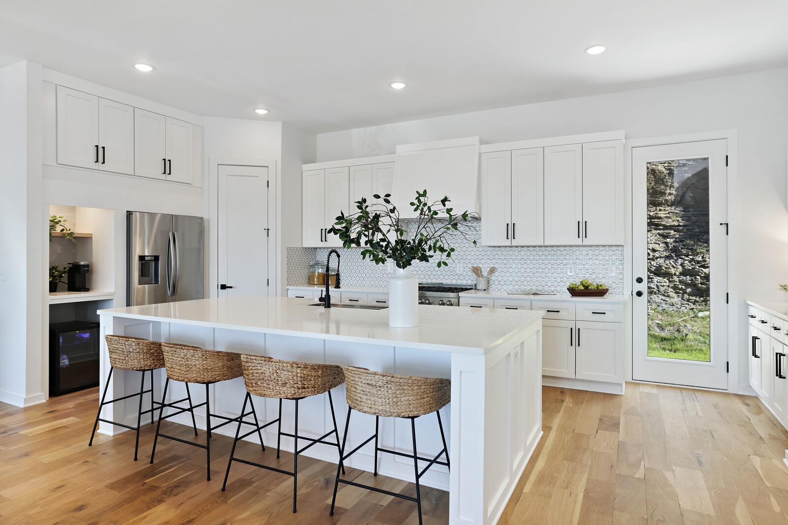 1580 Boxwood Dr Property Photo 3