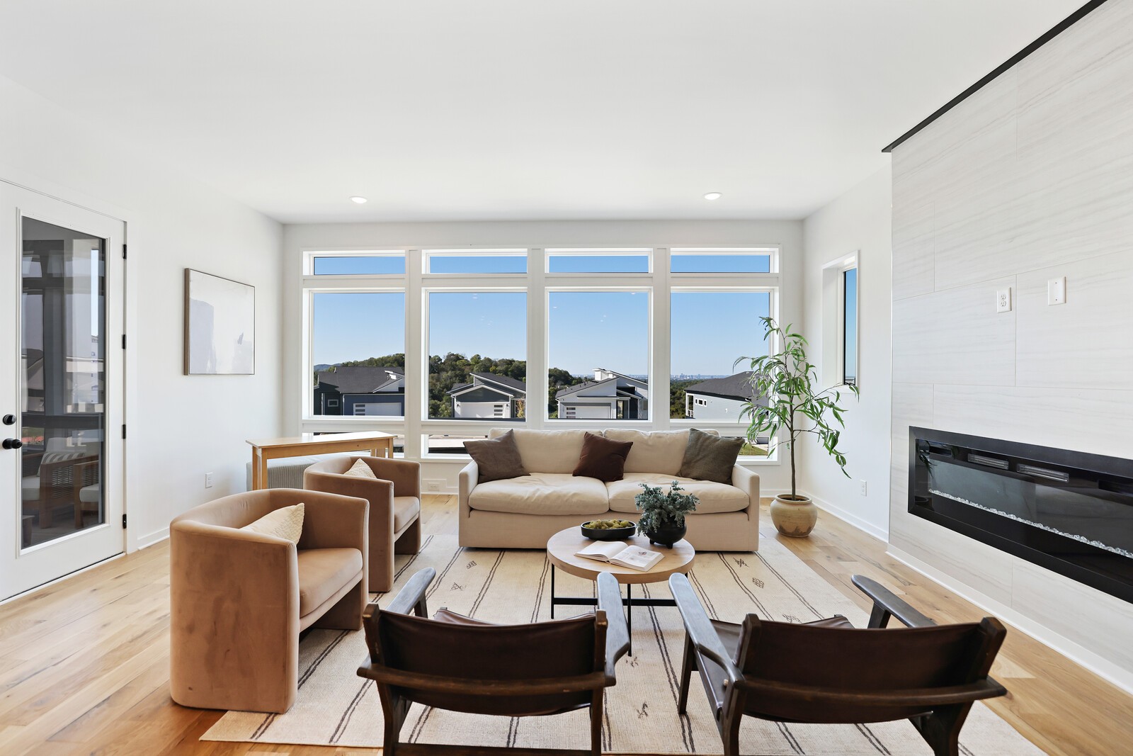 1580 Boxwood Dr Property Photo 9