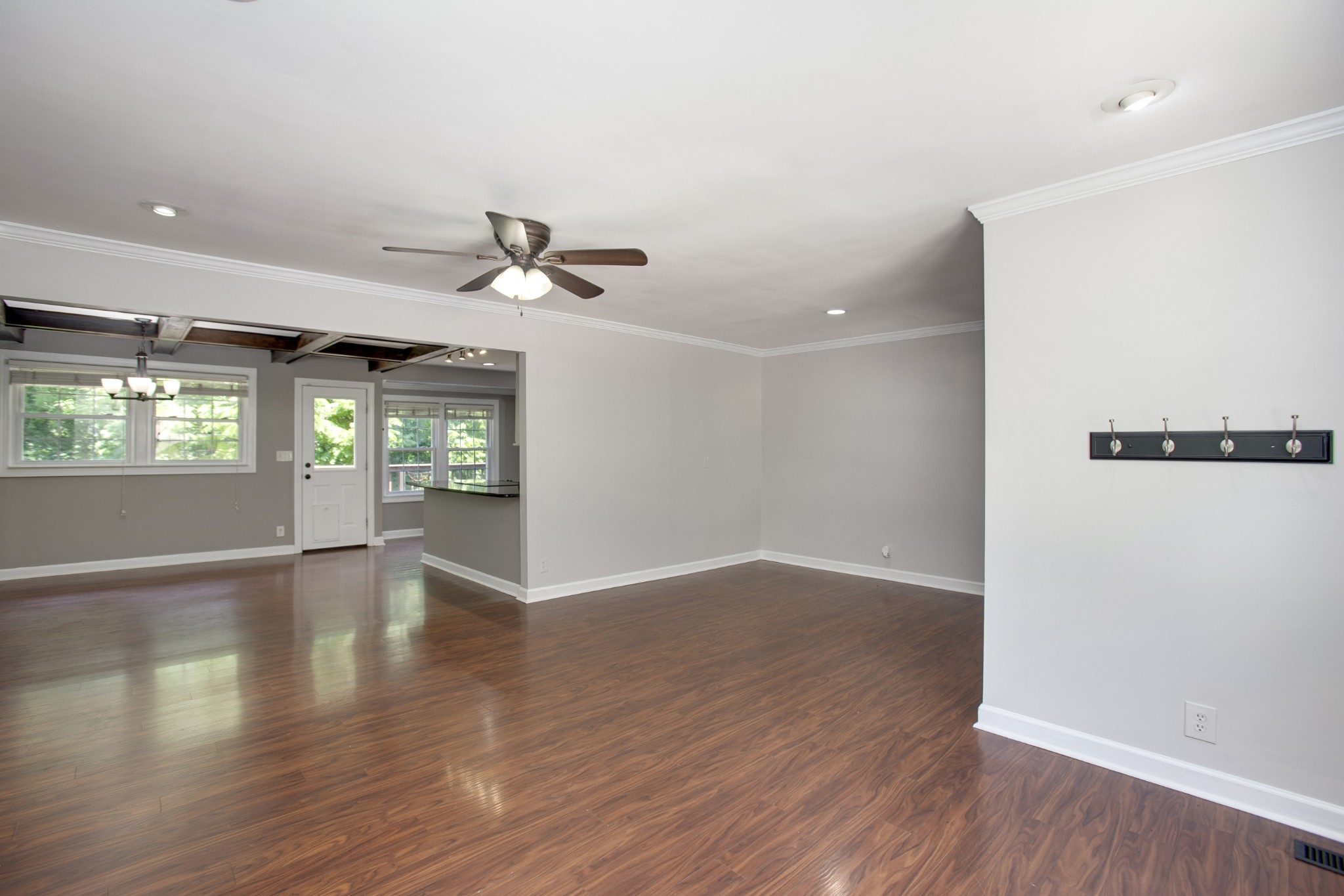 407 Rosehill Dr Property Photo 4