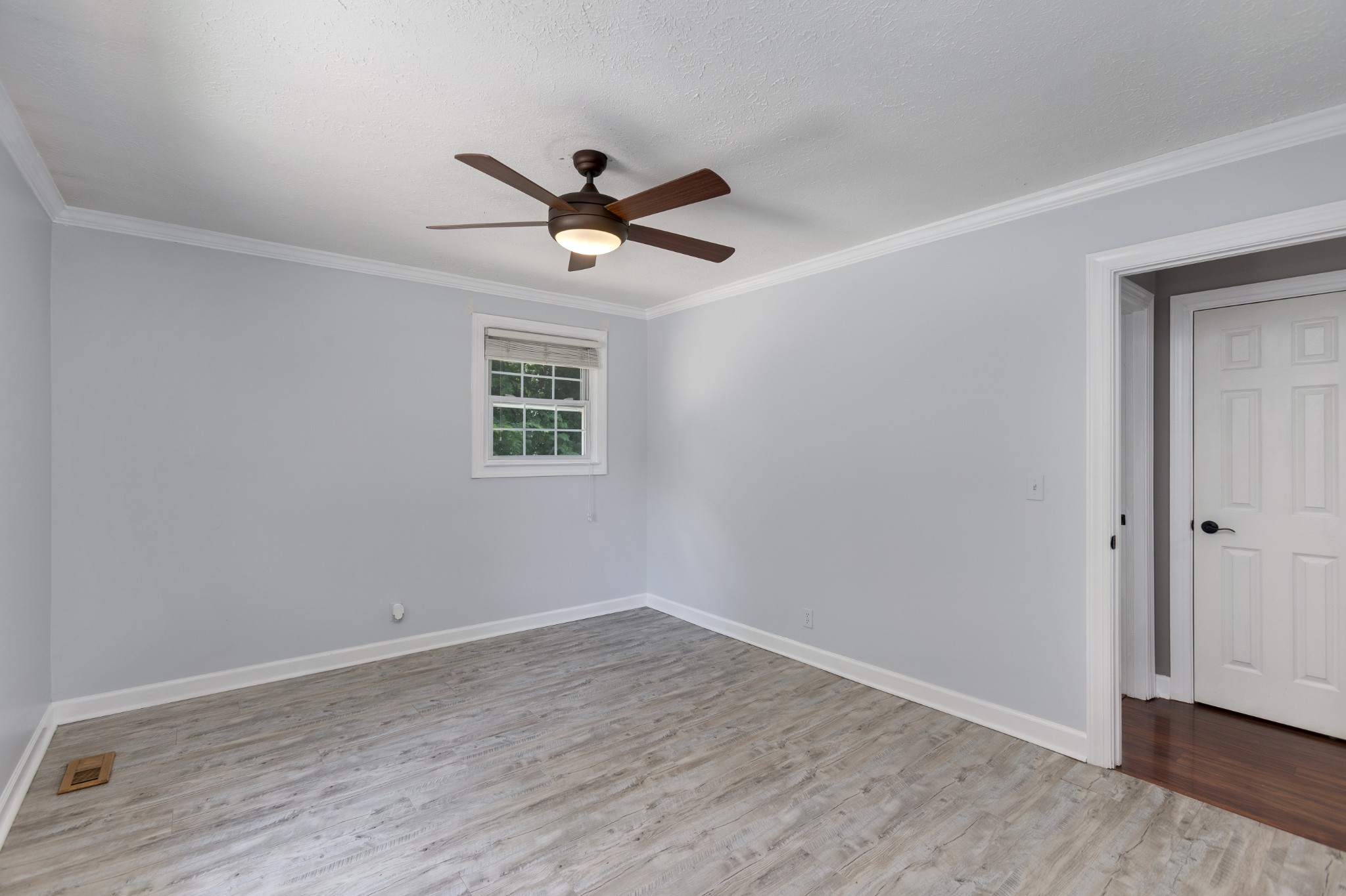 407 Rosehill Dr Property Photo 16