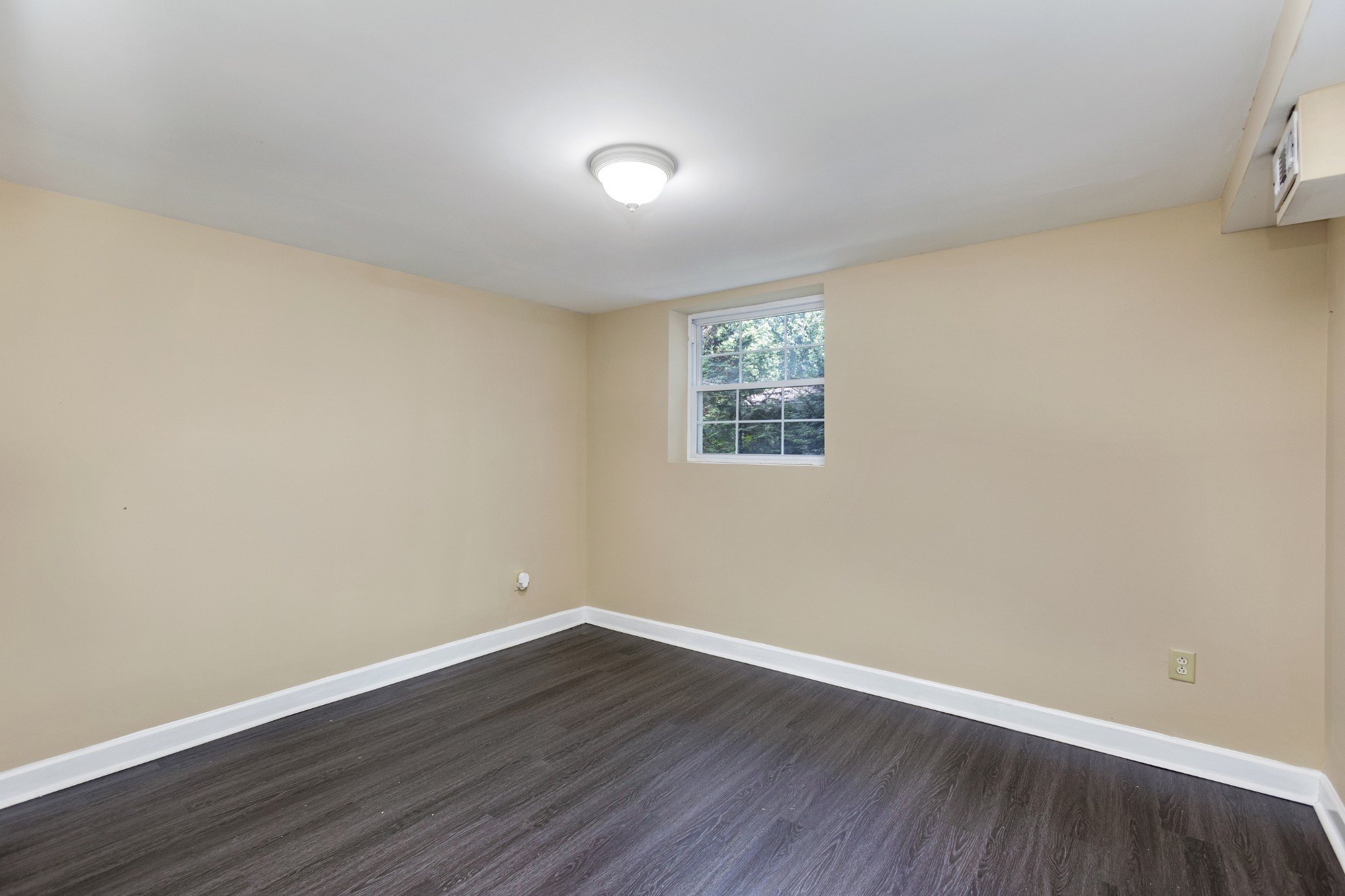 407 Rosehill Dr Property Photo 24