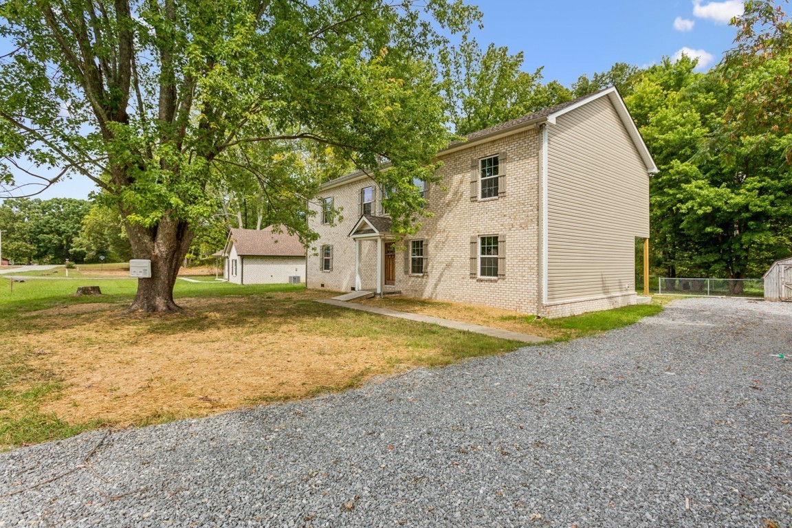 1212 Hollis Ln Property Photo 2