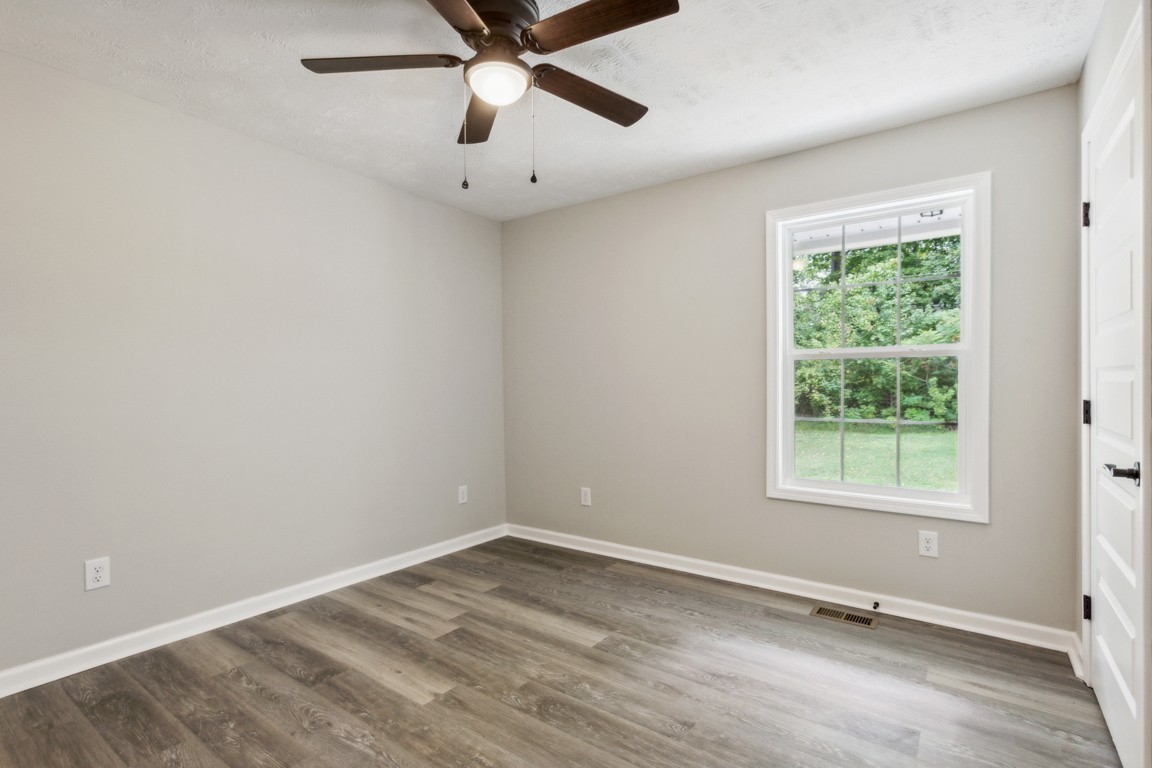 1212 Hollis Ln Property Photo 9