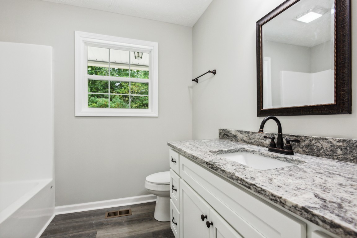 1212 Hollis Ln Property Photo 10