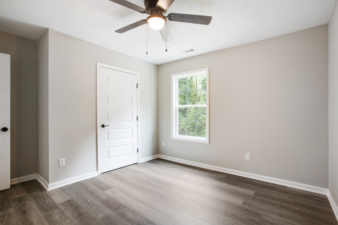 1212 Hollis Ln Property Photo 16