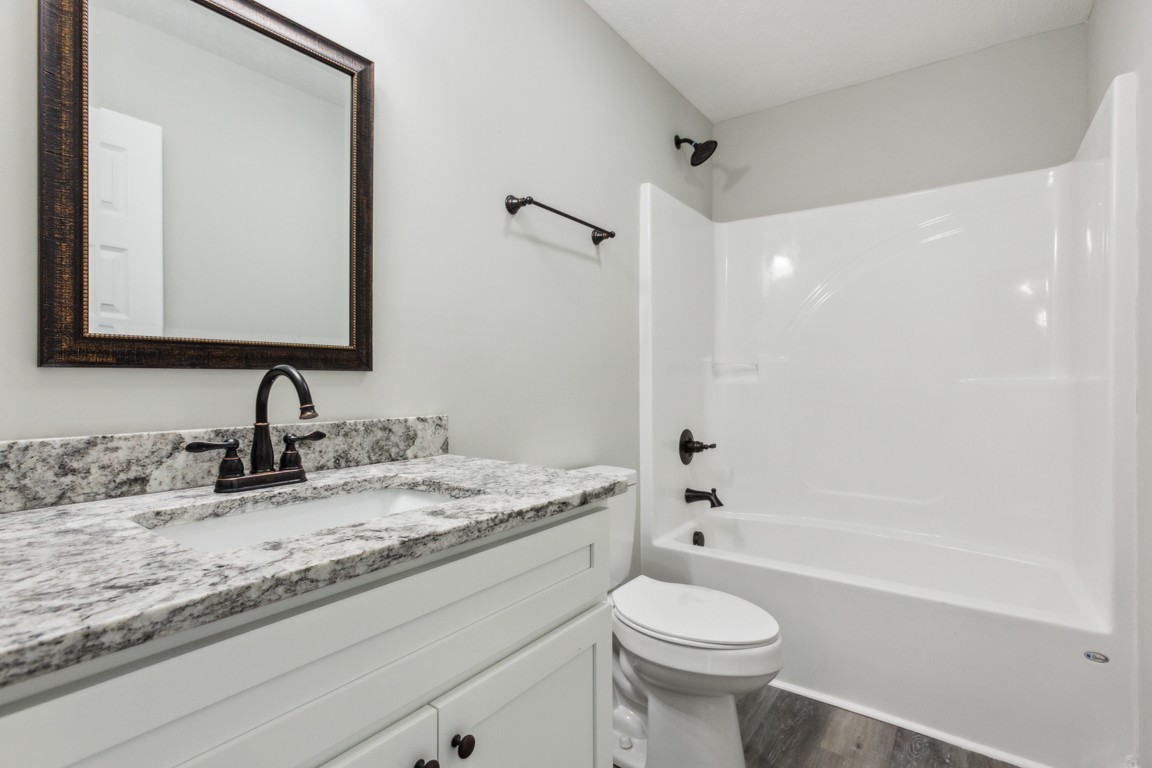 1212 Hollis Ln Property Photo 17
