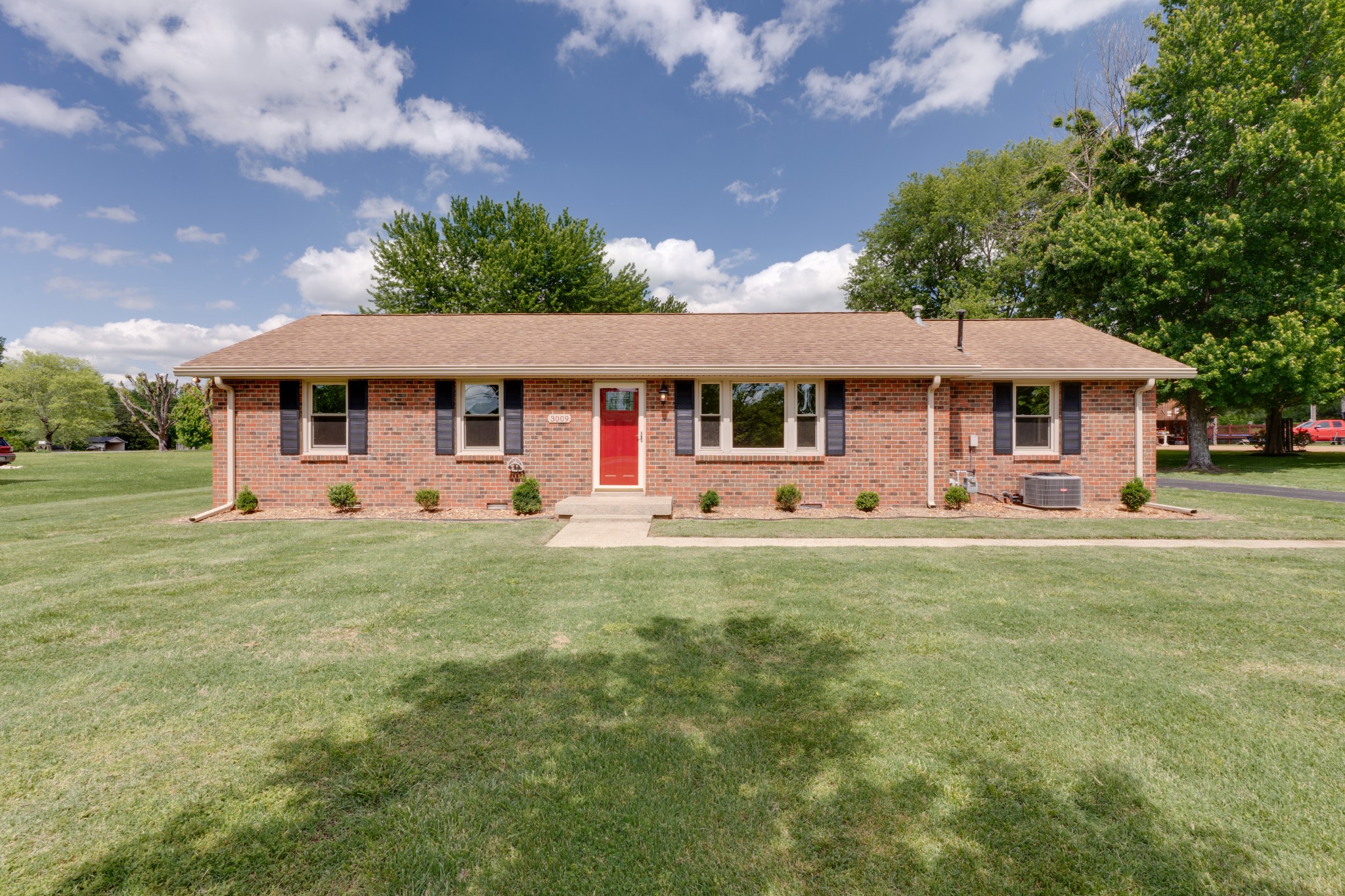 3009 Old Greenbrier Pike Property Photo 1