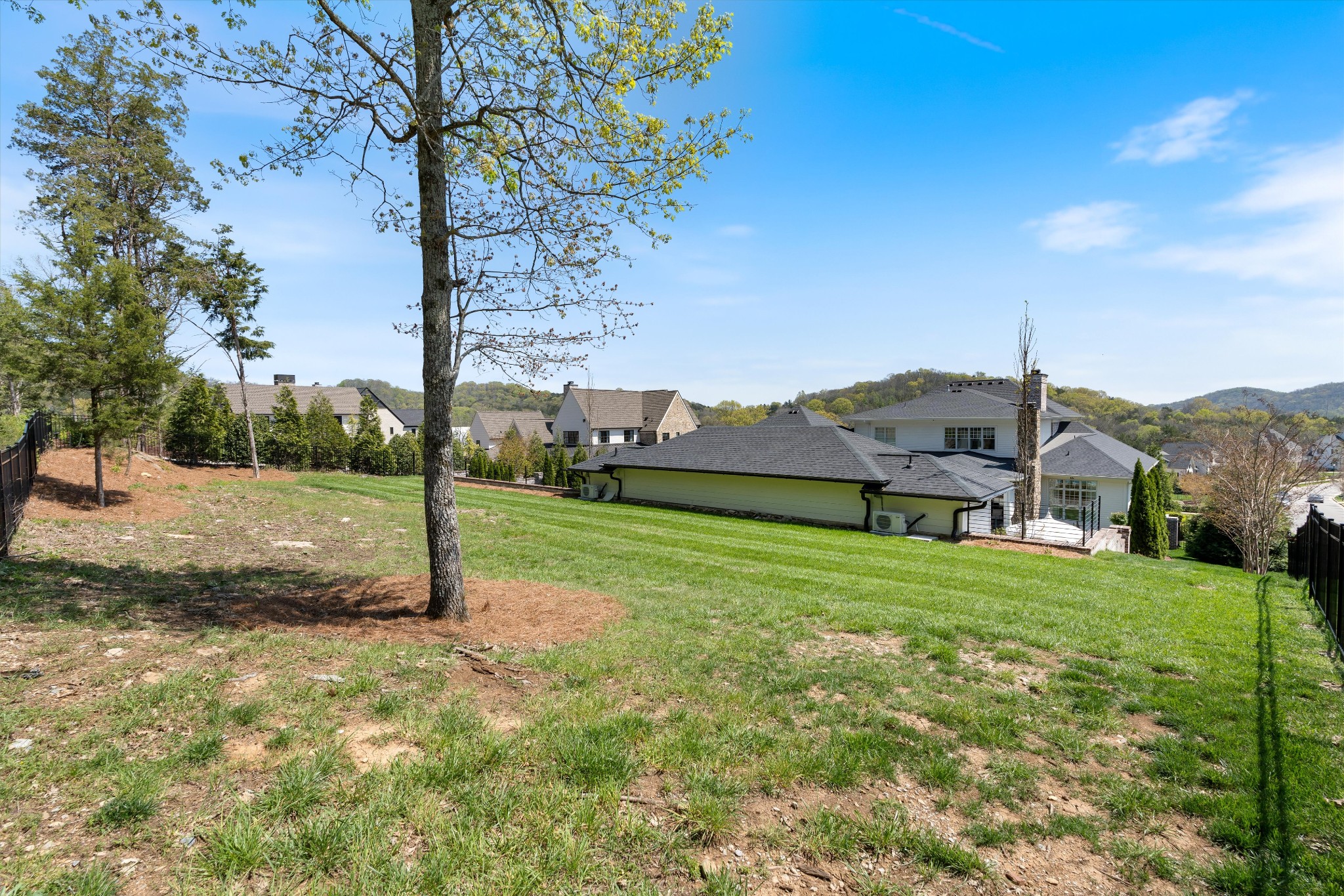 1420 Amesbury Ln Property Photo 42