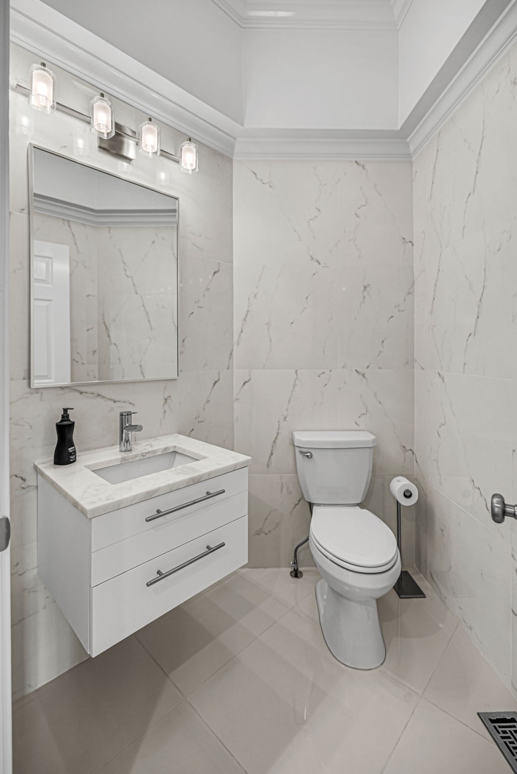 9572 Hampton Reserve Dr Property Photo 26