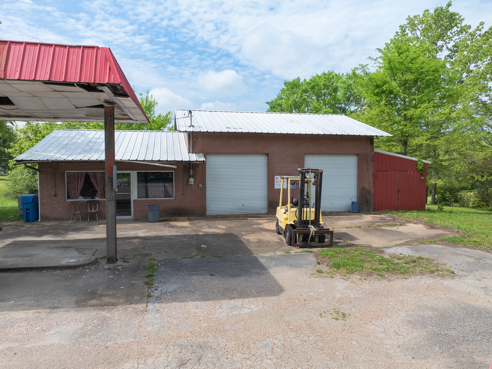 10011 Highway 114, W Property Photo 4