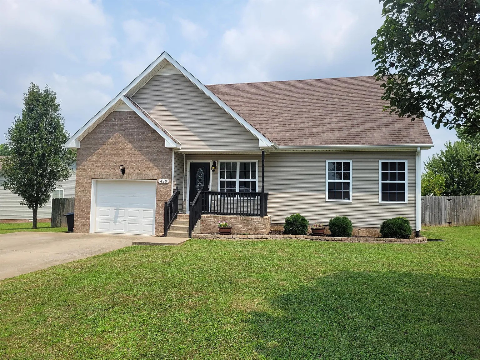 420 Piney Dr Property Photo 1