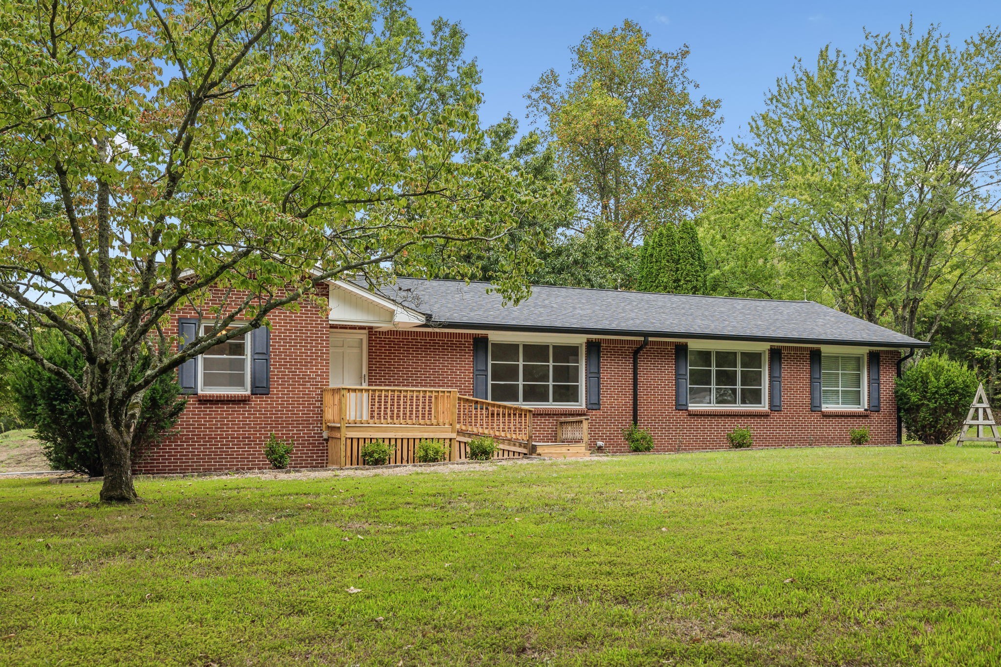 6510 Clemons Ridge Rd Property Photo 1
